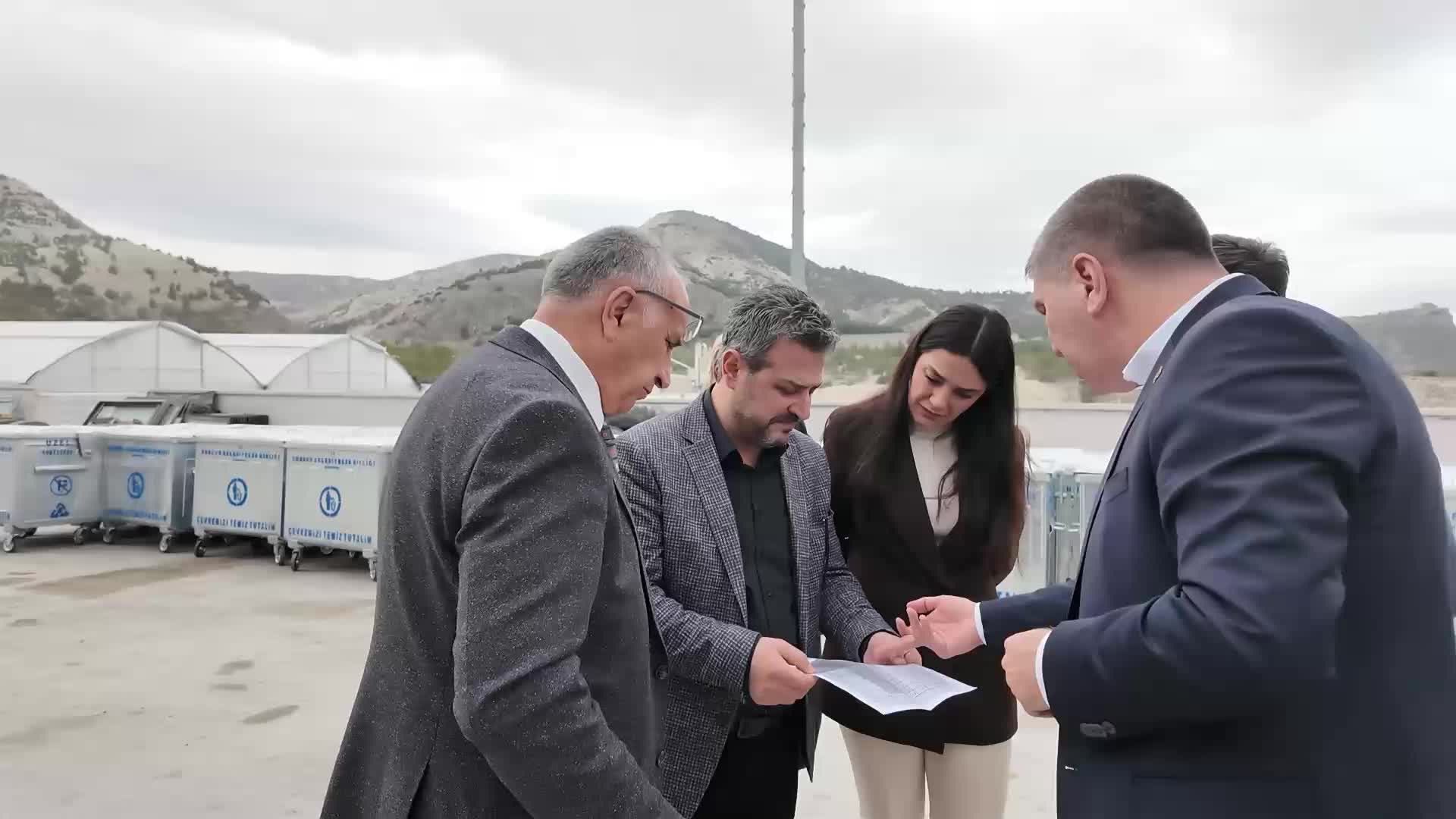 Burdur Belediyeler Birliği'nden ilçe belediyelere 120 çöp konteyneri