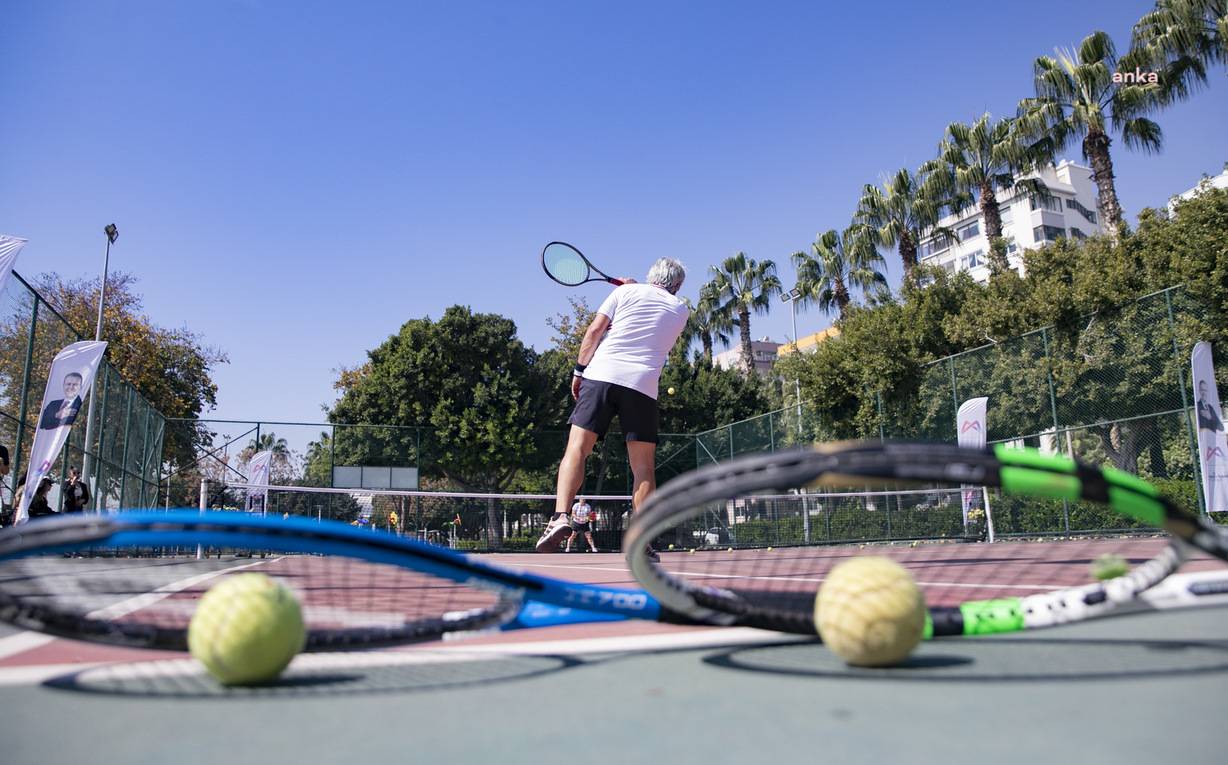 Mersin Büyükşehir Belediyesi’nden ücretsiz tenis kursu eğitimi