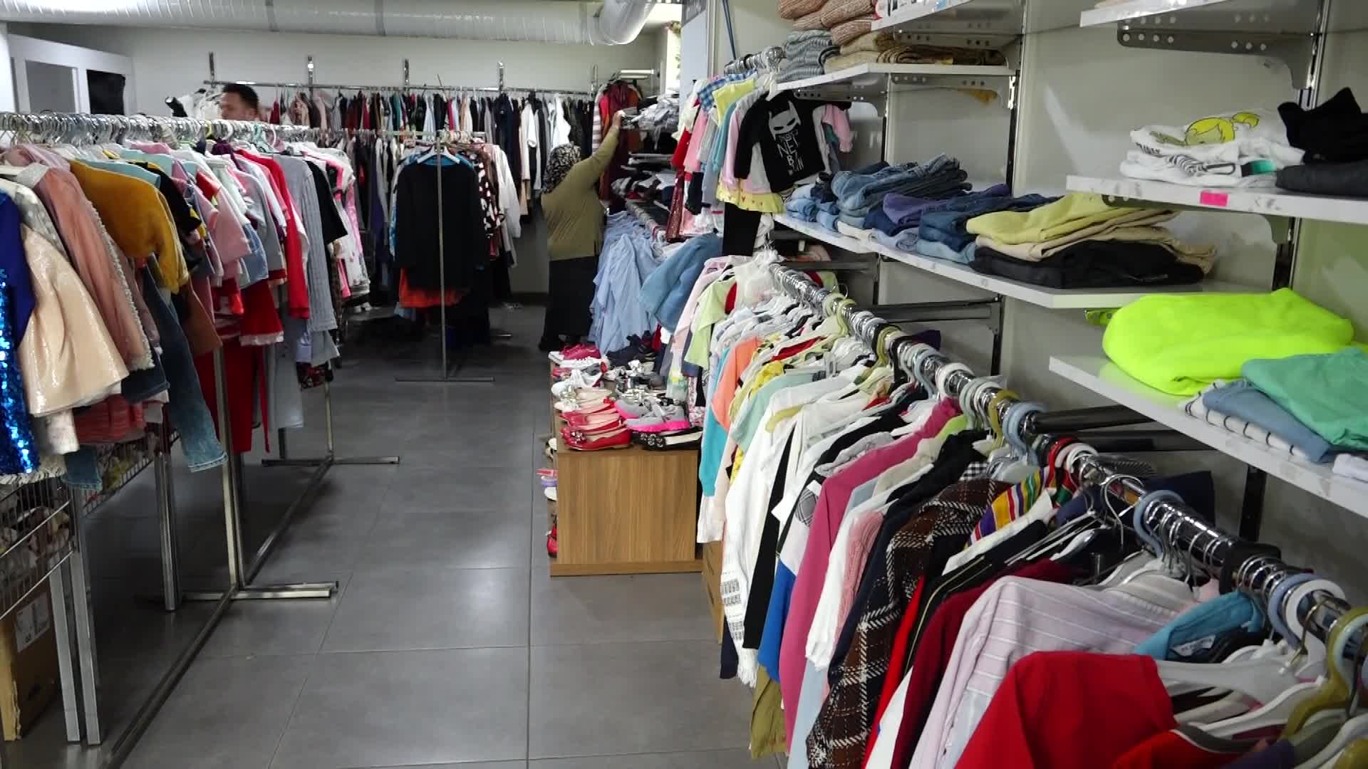 Osmangazi Belediyesi Sevgi Mağazası'ndan çocuklar için bayramlık kıyafet
