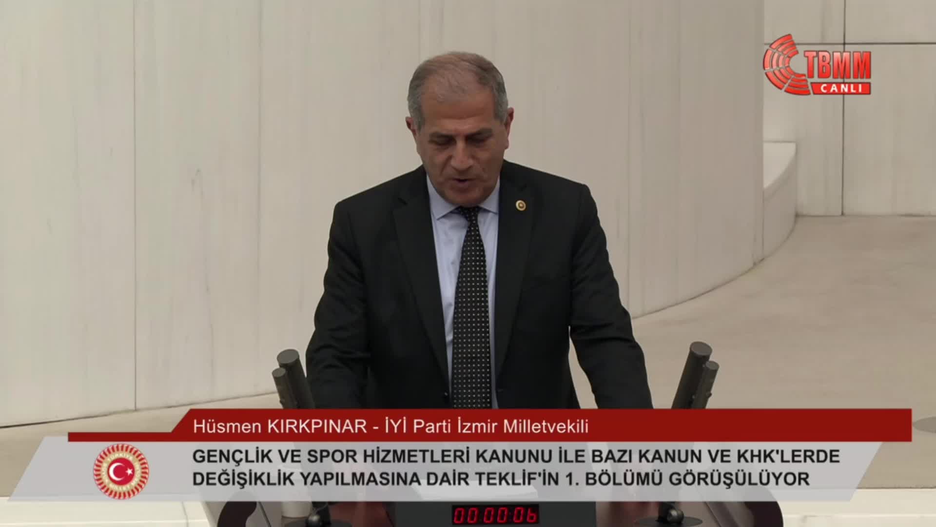 TBMM Genel Kurulu... CHP'li Halıcı: "Kanun maddesinde gençler geçiyor fakat siz şu anda özgürlük mücadelesinde olan gençleri 'vandallar' olarak tanımlıyorsunuz"