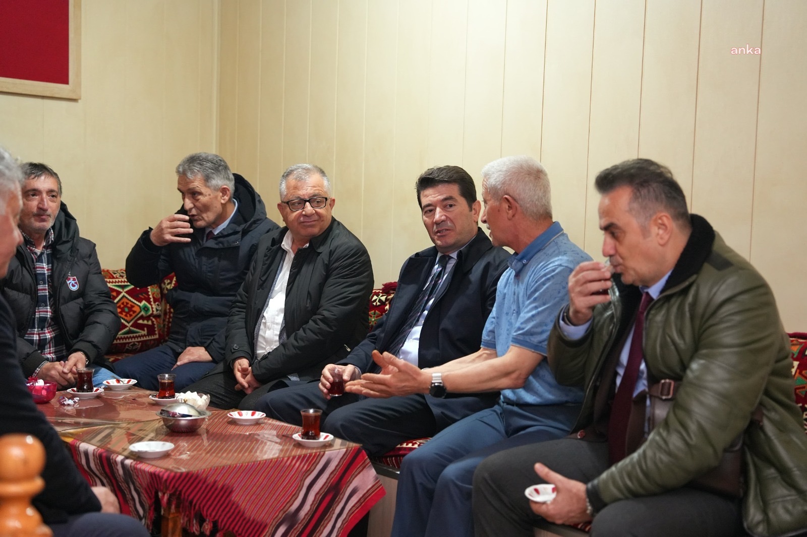 Ortahisar Belediye Başkanı Kaya, Gülbaharhatun Mahallesi sakinleriyle bir araya geldi