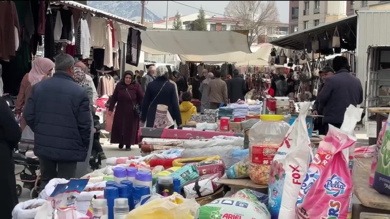 Vatandaş ekonomiden dert yandı: “Ekonomi düzelir diyorlar ama inanmıyoruz”