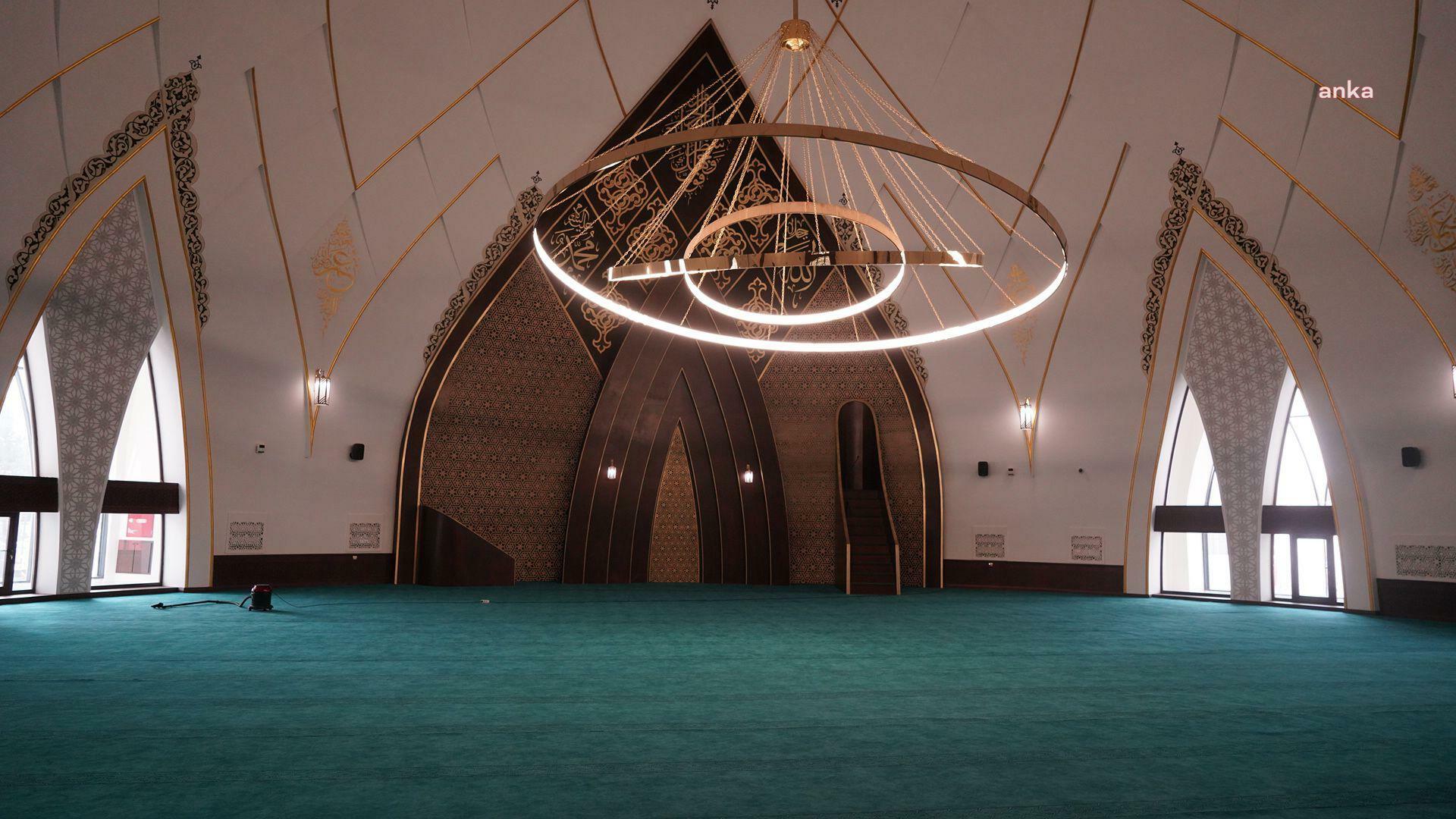 Adıyaman Belediyesi’nin inşa ettiği Meydan Cami,  ibadete açılıyor