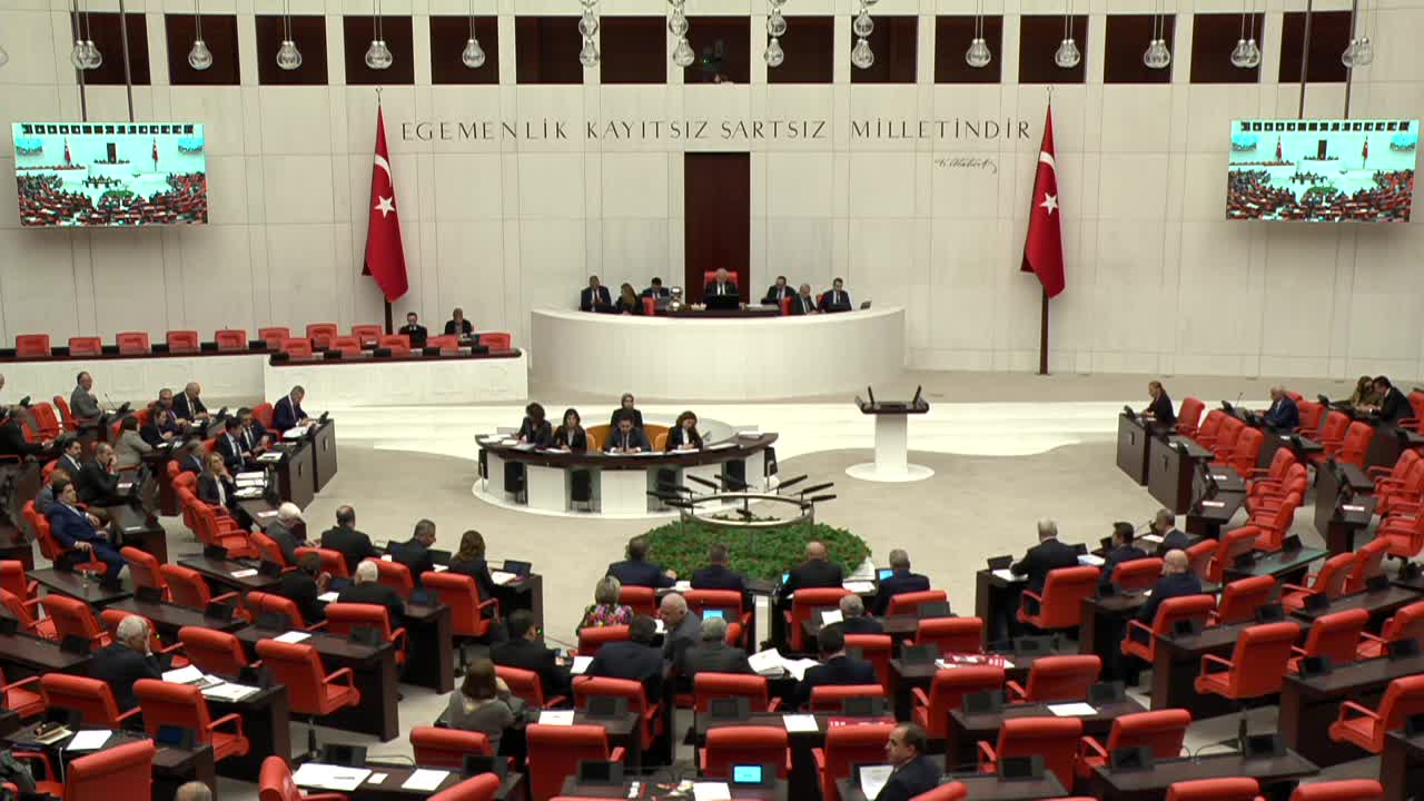 CHP'li Emir: "Sayın Cumhurbaşkanı pislik örtme uzmanıdır"