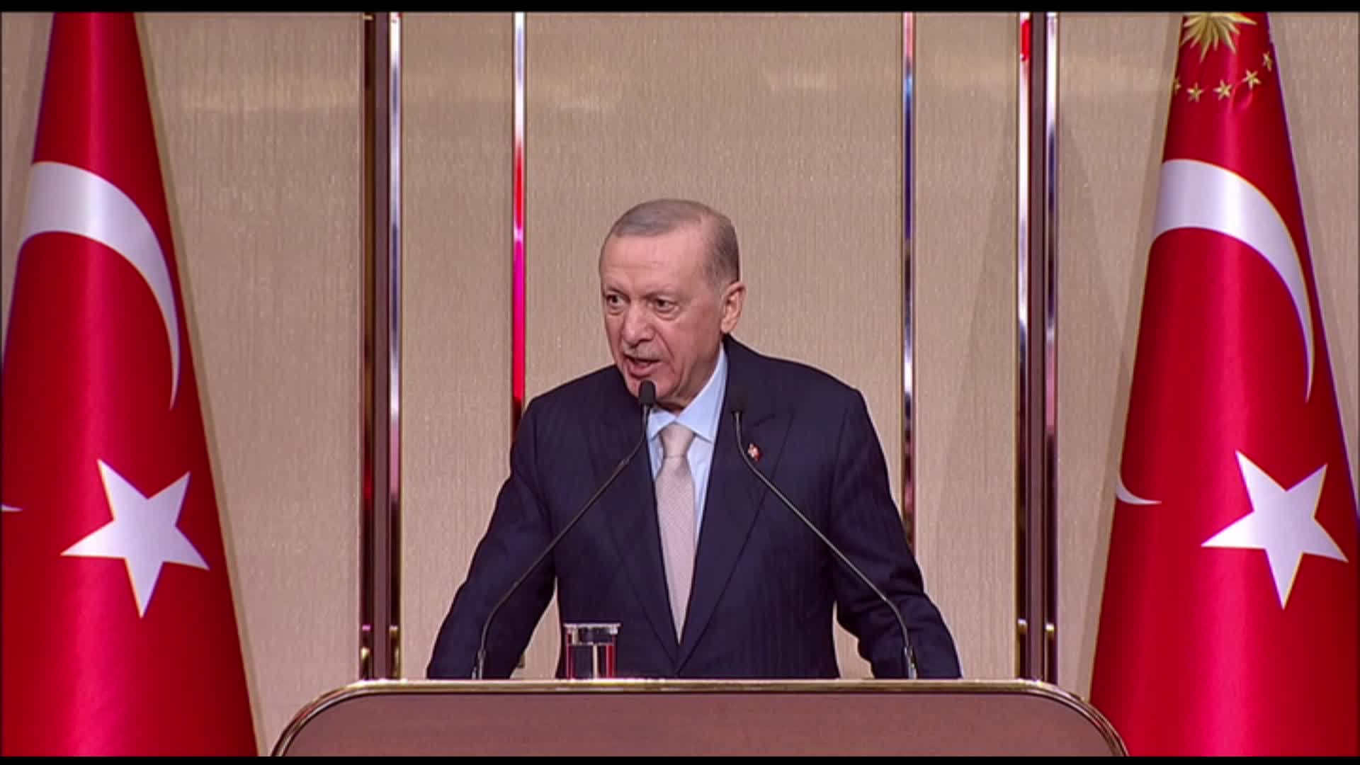 Cumhurbaşkanı Erdoğan, Ramazan Bayramlı tatilinin 9 gün olduğunu açıkladı