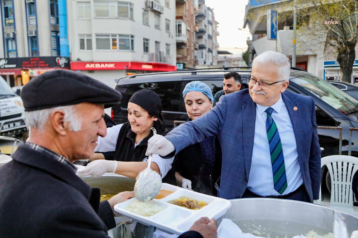 Burhaniye Belediye Başkanı Deveciler: "Hayırseverler ile ihtiyaç sahiplerini buluşturduk"