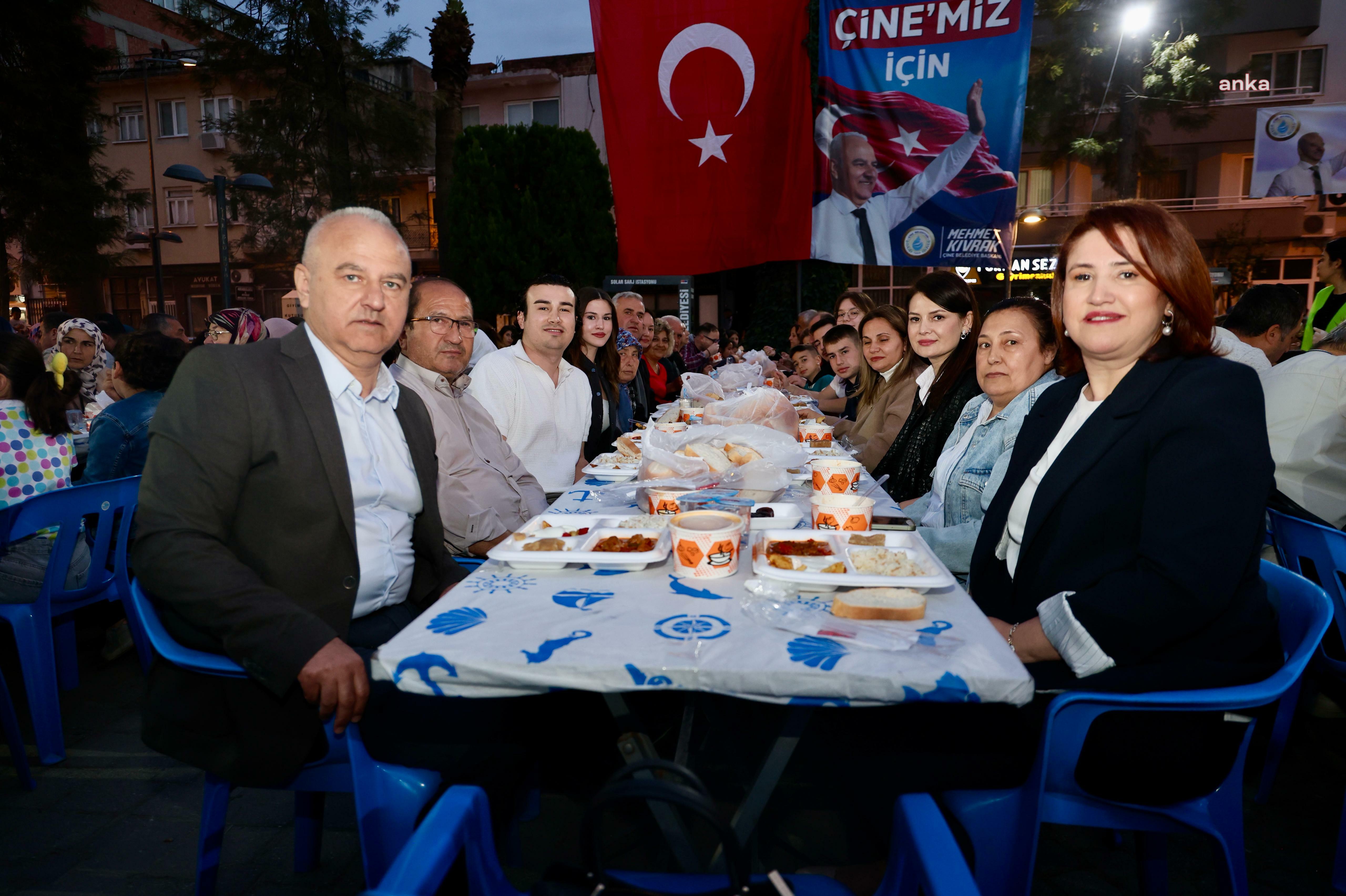 Çine Belediye Başkanı Kıvrak, Kadir Gecesi'nde vatandaşlar ile bir araya geldi
