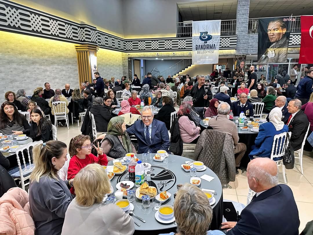 Bandırma Belediyesi’nden şehit aileleri, gaziler ve yakınları onuruna iftar programı