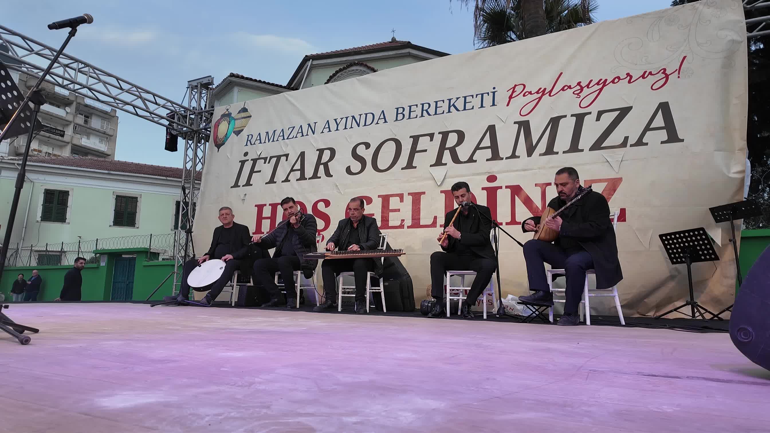 Bornova’da Kadir Gecesi’nde iftar buluşması