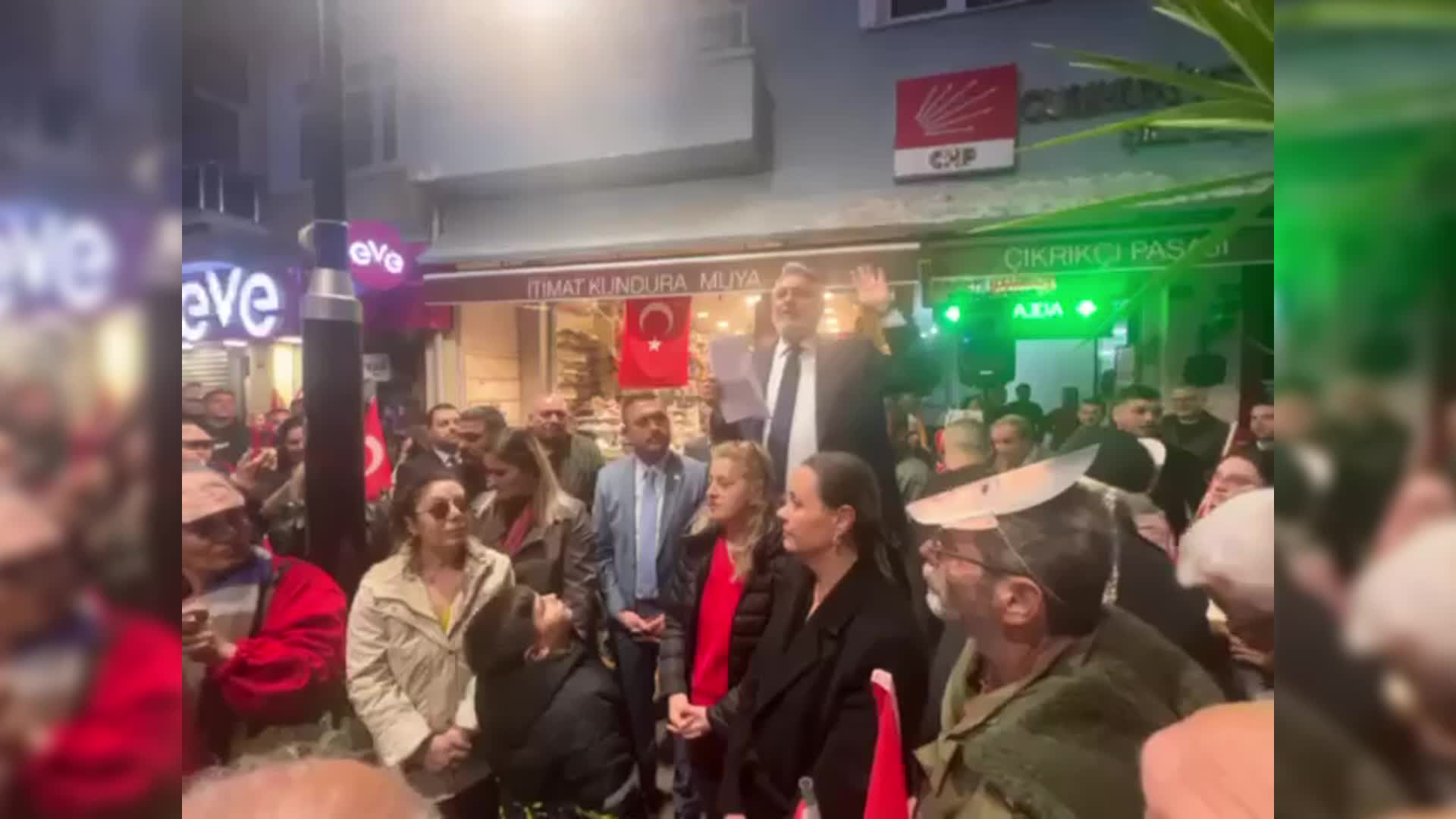 İstanbul'da sokaklarda İmamoğlu protestoları devam etti