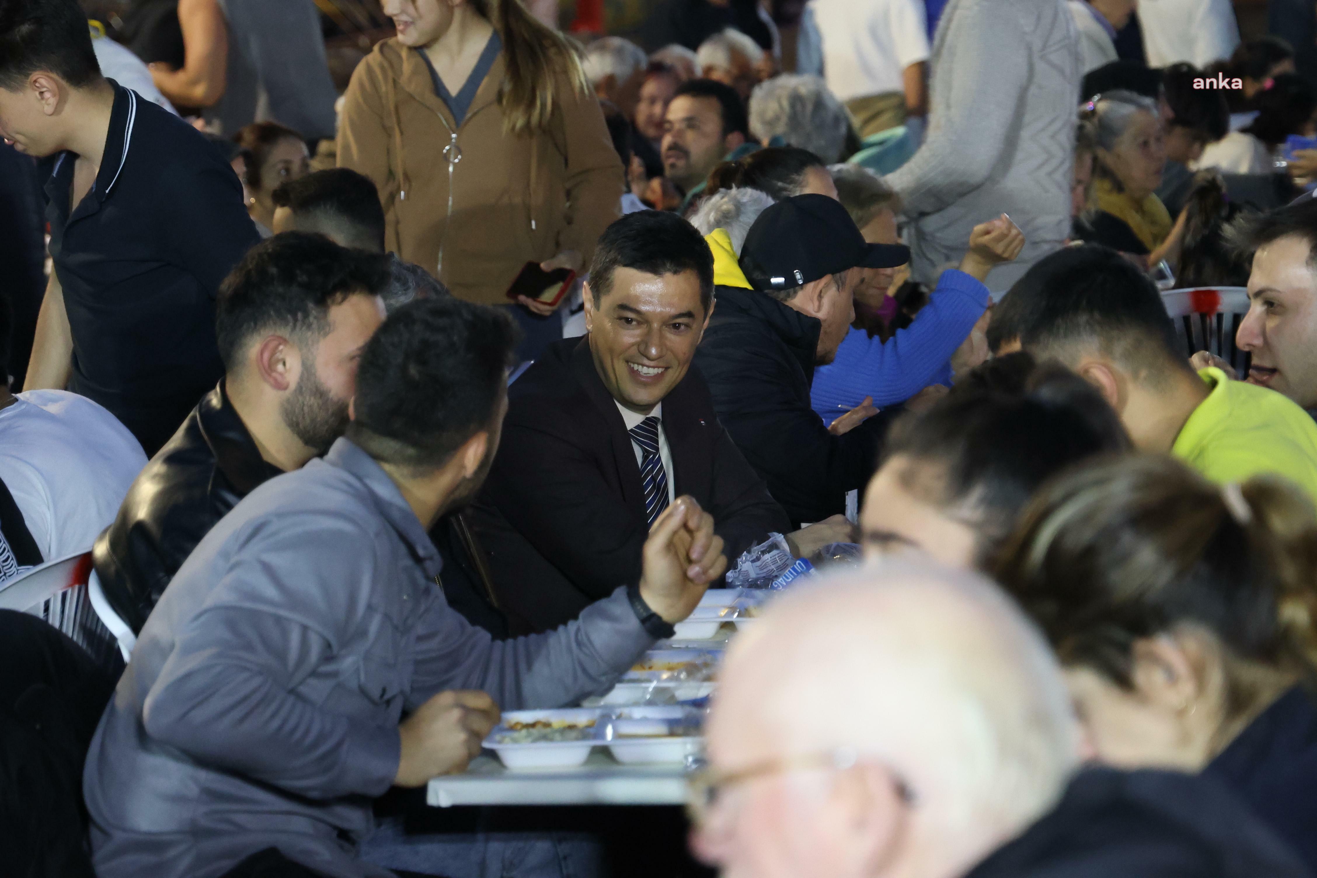 Marmaris Belediyesi, Kadir Gecesi’nde binlerce vatandaşı iftarda ağırladı