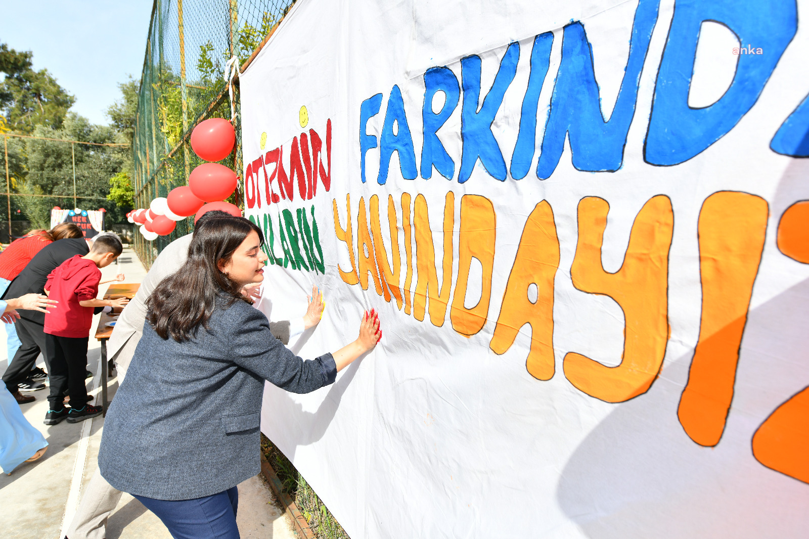 Fethiye'deki Yunus Nadi İlköğretim Okulu’nda otizm farkındalık sergisi düzenlendi