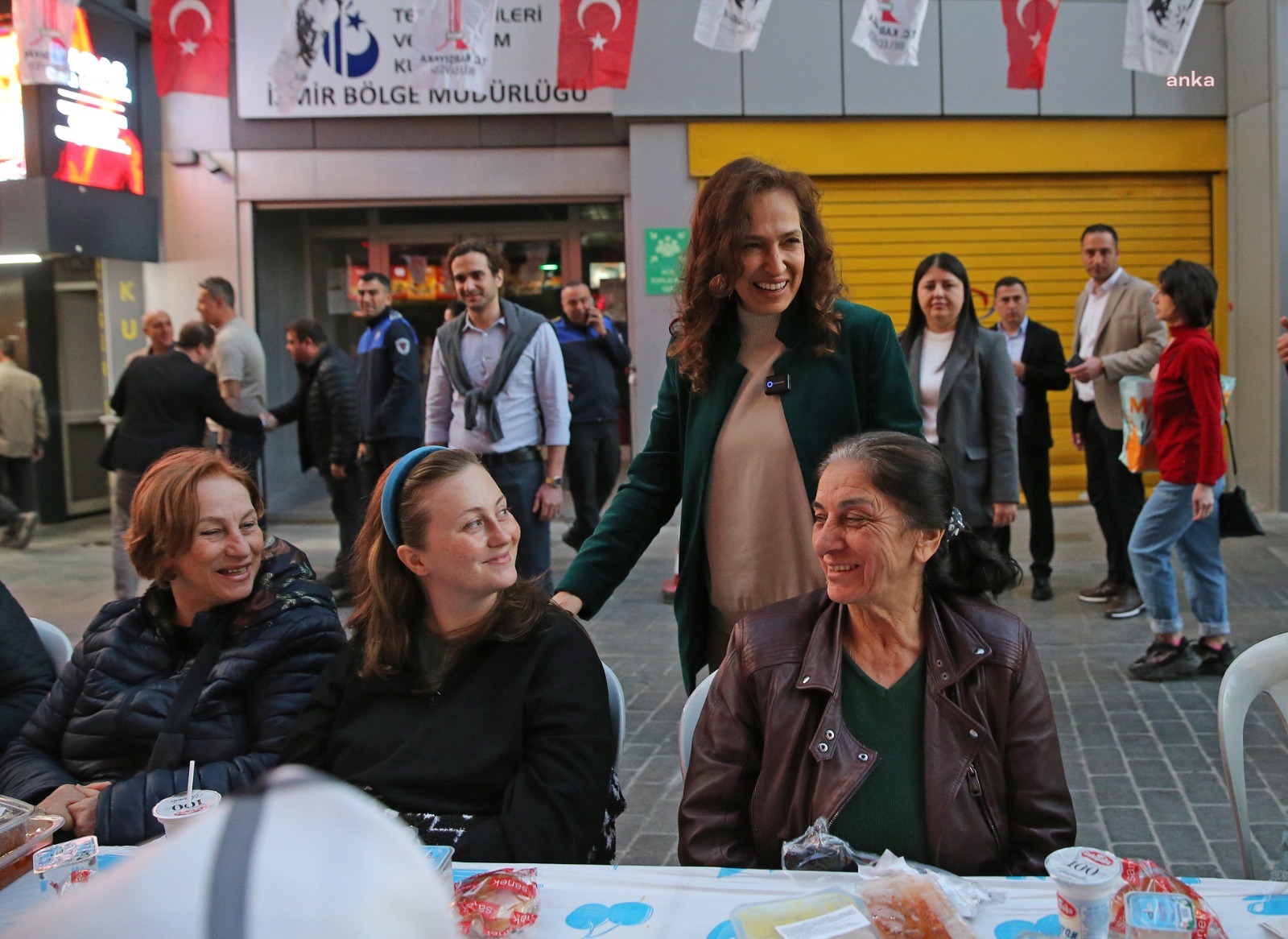 Karşıyaka Belediyesi'nden 4 bin kişilik iftar