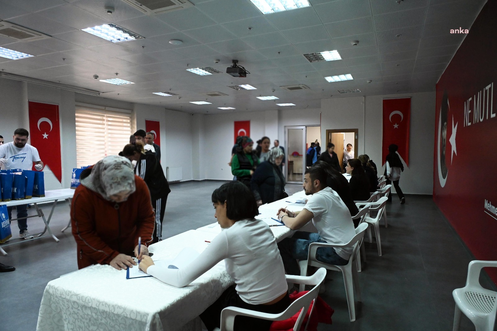 Bozüyük Belediyesi'nden ihtiyaç sahibi ailelere bayram paketi