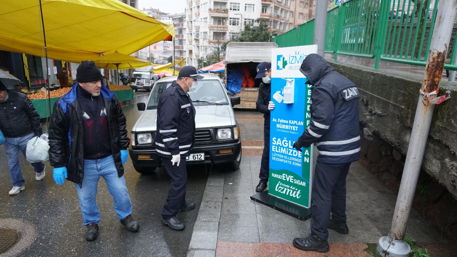 İZMİT BELEDİYESİ’NDEN SAĞLIK PERSONELİNE SİPERLİ MASKE