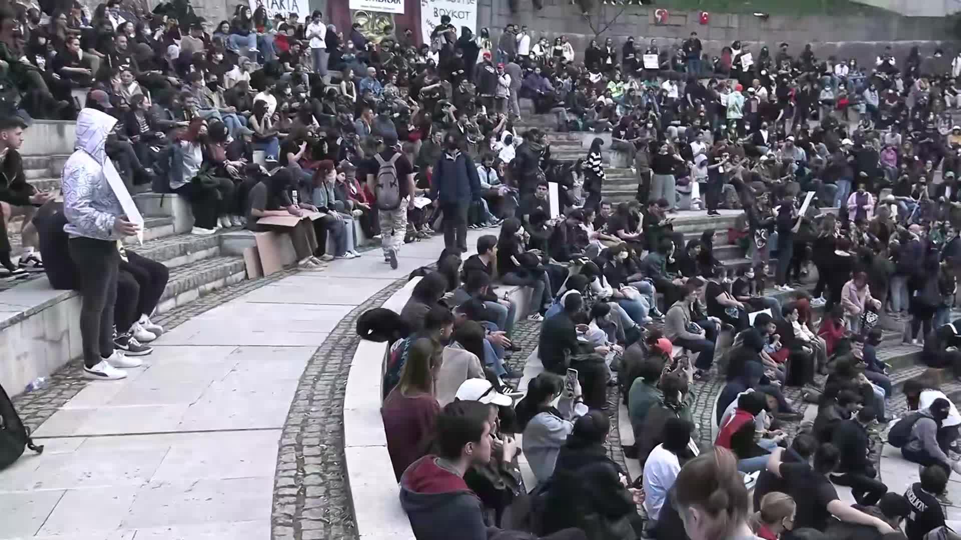 Ankara'da üniversiteliler "Büyük Öğrenci Buluşması"nda bir araya geldi: "Özgürlüğümüz, haklarımız, geleceğimiz için ayaktayız"