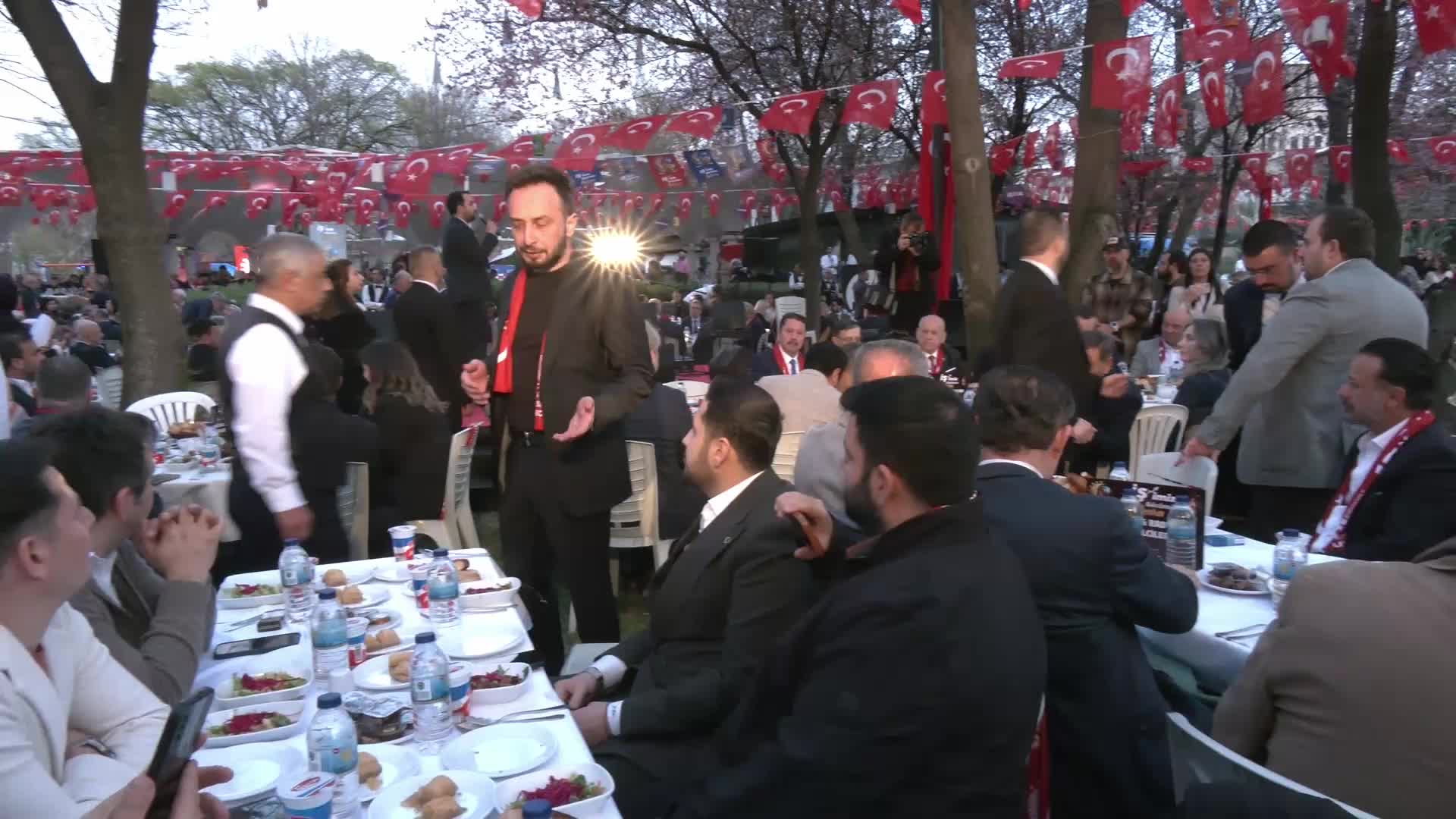 Ankara Büyükşehir Belediye Başkanı Yavaş, Ankara Kent Konseyi iftarında sendika, vakıf ve STK'larla buluştu