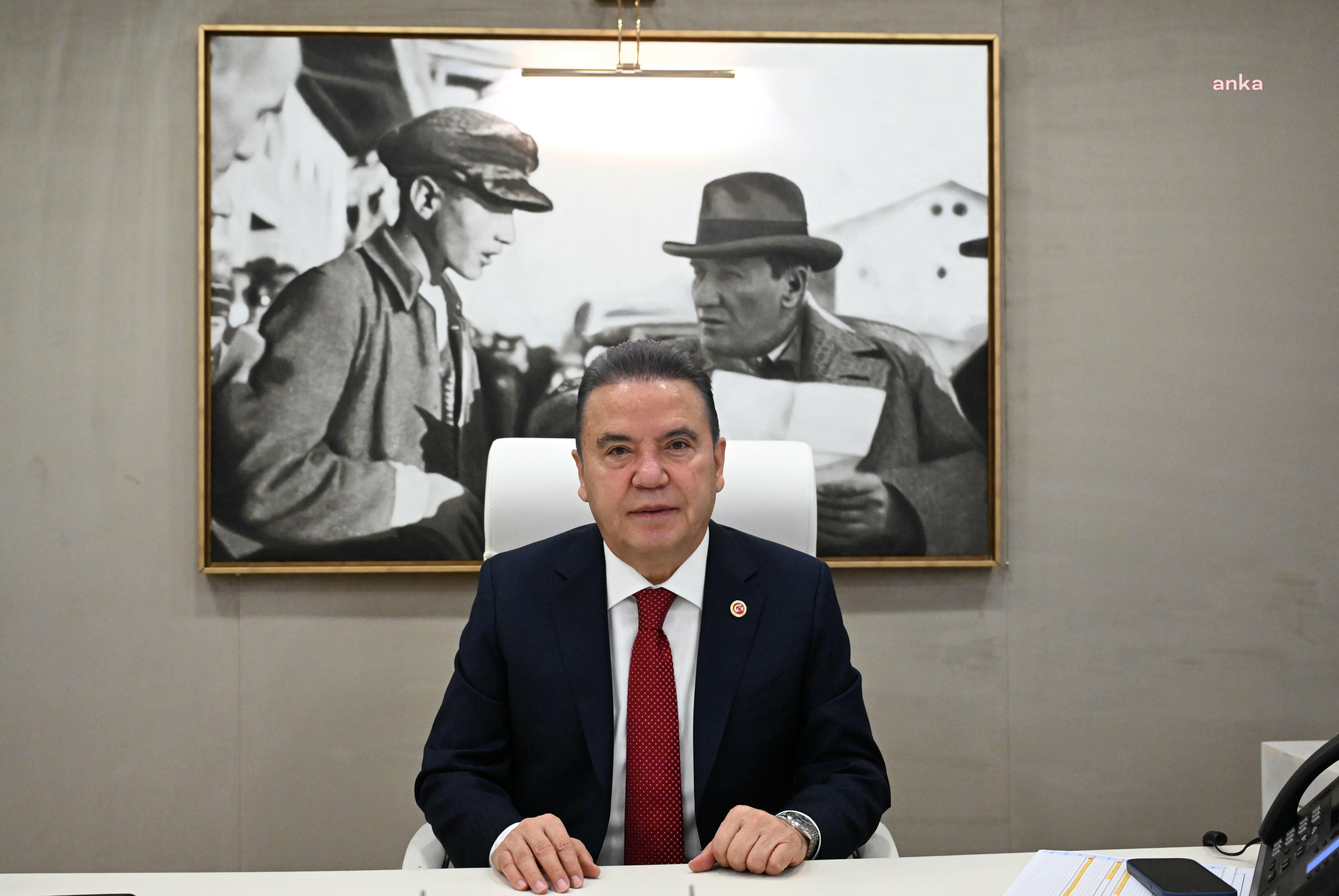 Antalya Büyükşehir Belediye Başkanı Böcek: "Bayramın ülkemize güzel günler getirmesini dilerim"