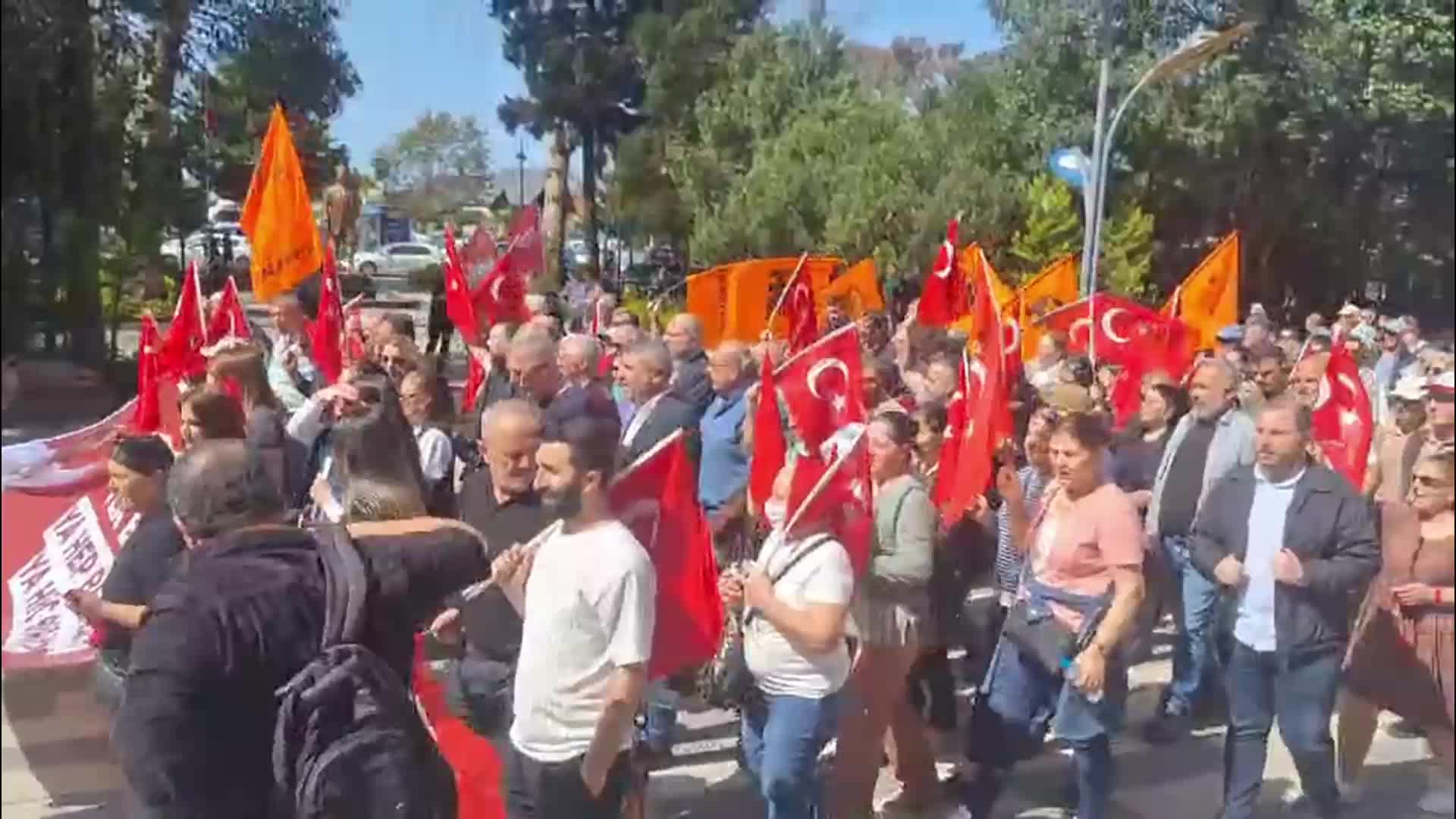Hopalılardan Maltepe mitingine destek: "Ekrem Başkan için Türkiye'de milyonlar yürüyor"