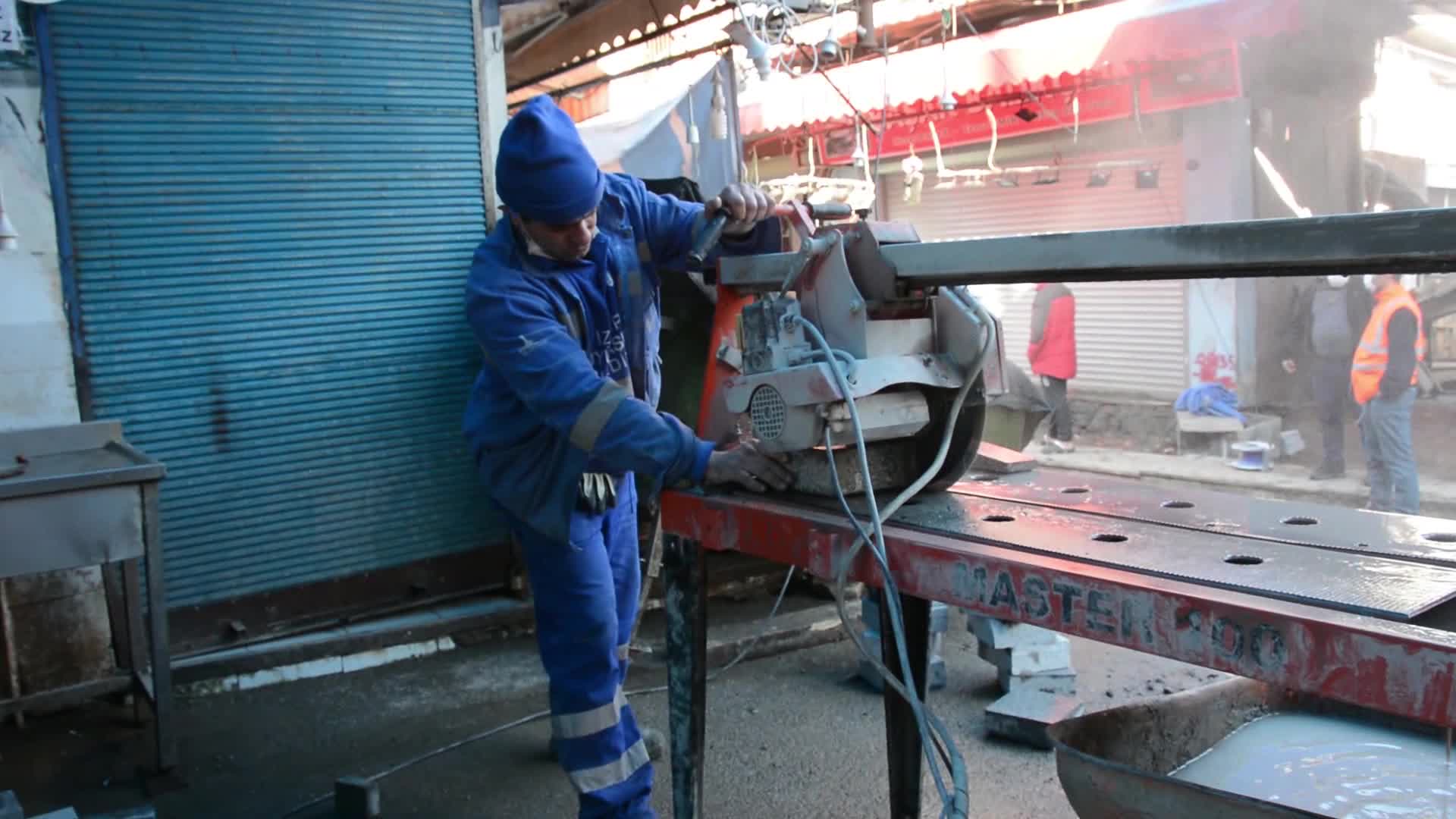 İZMİR BÜYÜKŞEHİR'DEN HAVRA SOKAĞI'NDA HAFTA SONU MESAİSİ