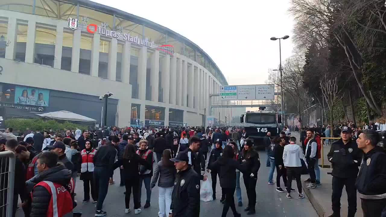 Derbi öncesi Dolmabahçe'de TOMA'lı önlem