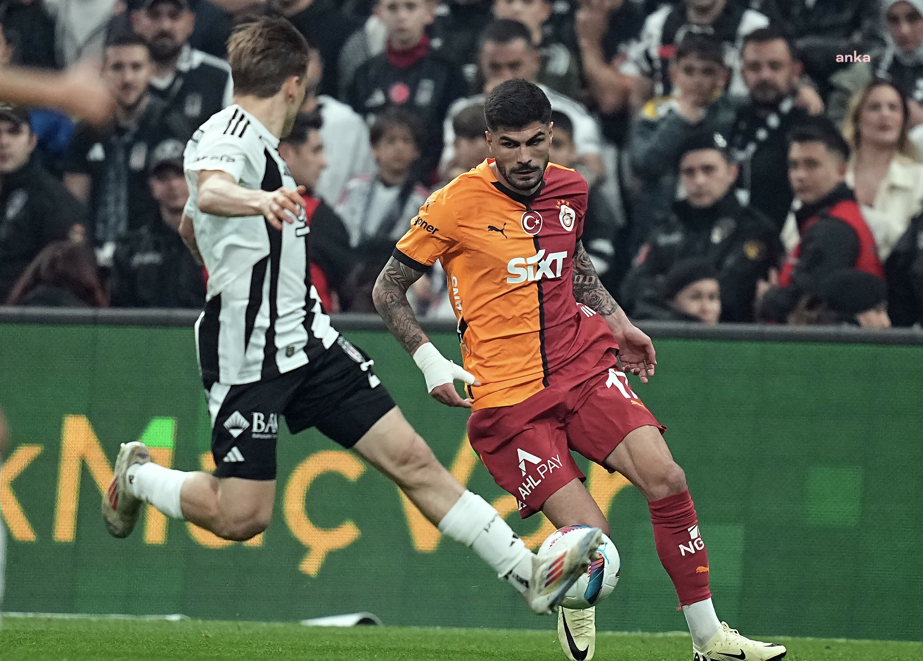 Derbinin galibi Beşiktaş... Sahasında Galatasaray'ı ağırlayan Beşiktaş, rakibini 2-1 mağlup etti