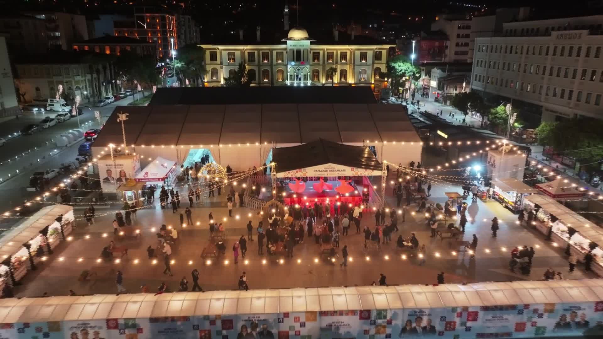 Manisa Büyükşehir Belediyesi, iftar sofraları ile 146 bin 800 kişiye ulaştı