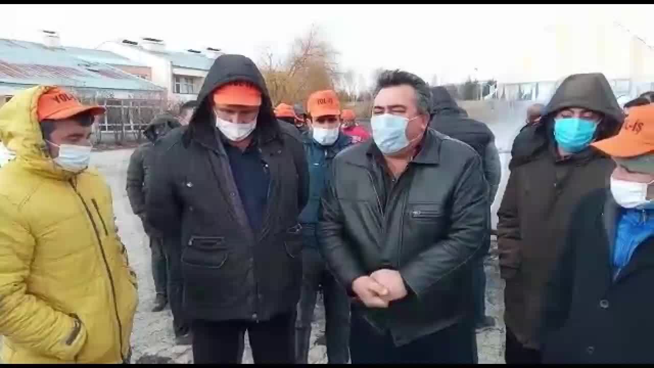 ARDAHAN İL ÖZEL İDARESİ 57 İŞÇİYİ İŞTEN ÇIKARDI, İŞÇİLER TEPKİLİ: HANİ İŞTEN ÇIKARMAK YASAKTI? GEREKİRSE ANKARA’YA GİDERİZ