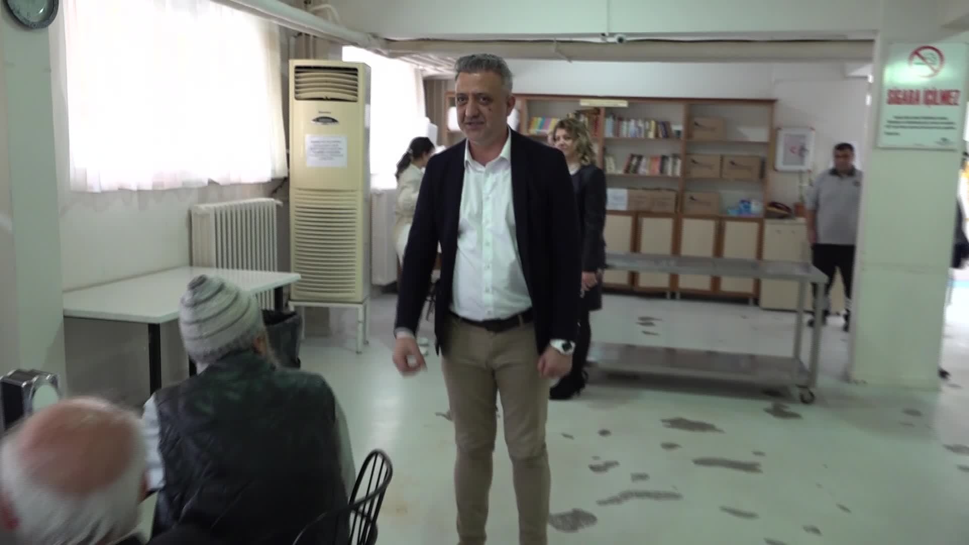 Manisa Büyükşehir Belediyesi'nden huzurevi sakinlerine bayram sürprizi