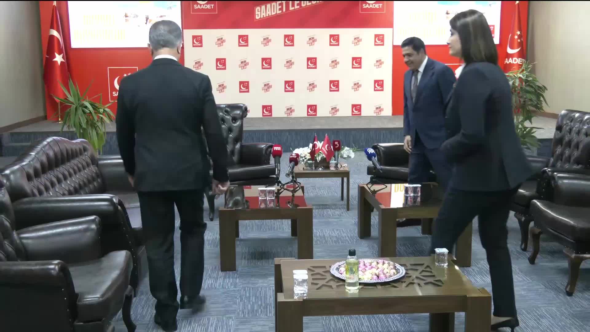 Siyasi partiler arası bayramlaşma... MHP Genel Sekreteri İsmet Büyükataman'dan "Bahçeli" açıklaması: "Yakın zamanda mesaiye başlayacak"