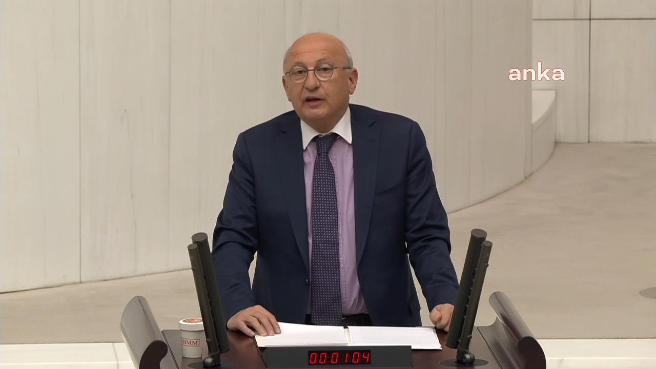 CHP’li Çakırözer, Metris Cezaevi’nde ziyaret ettiği öğrencilerin mesajlarını duyurdu