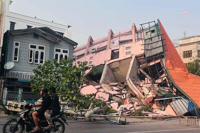 Myanmar’da bin 700’den fazla kişinin hayatını kaybettiği depremin ardından yedi günlük ulusal yas ilan edildi