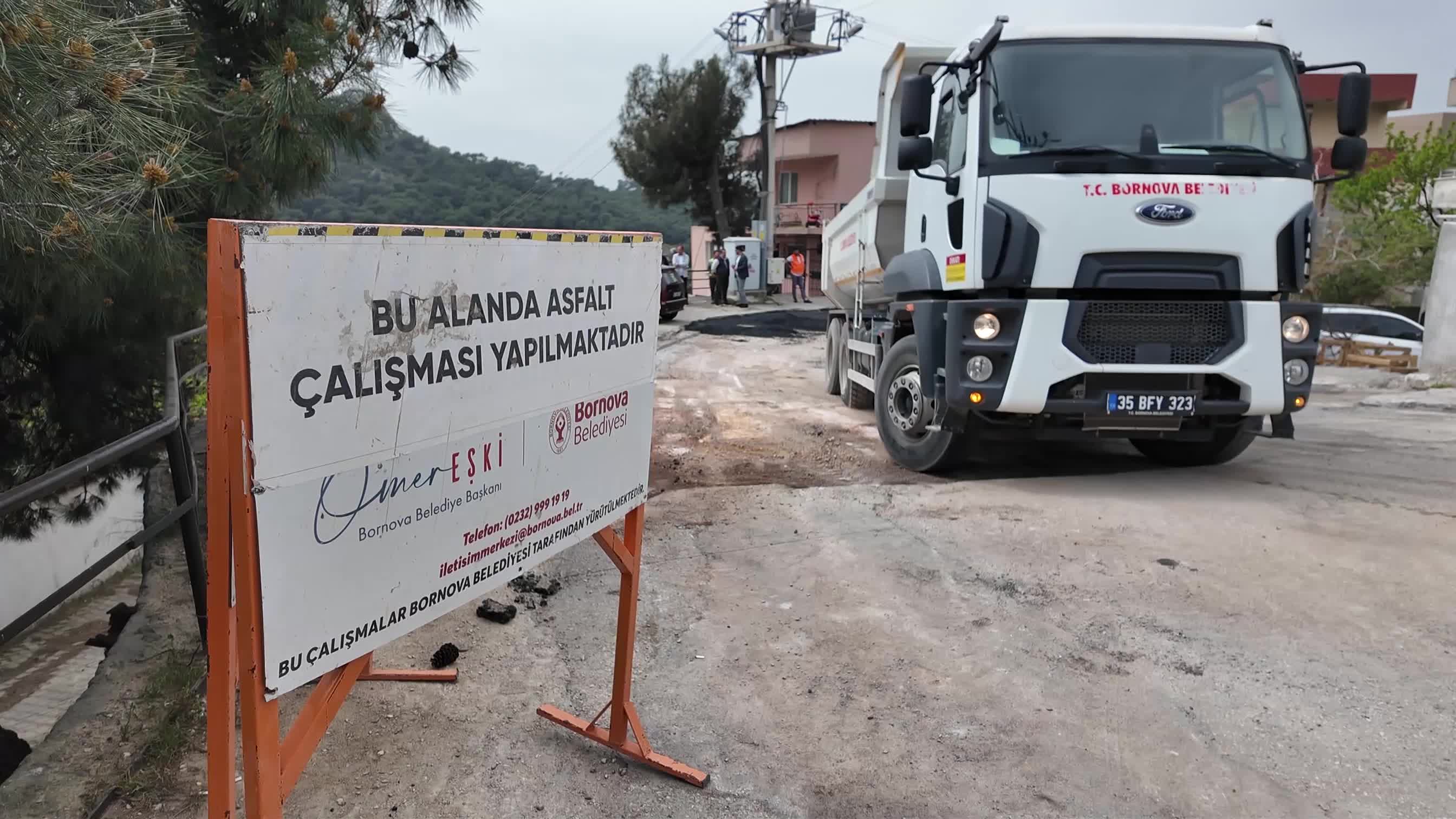 Yol çalışmalarını yerinde inceledi: Bornova Belediye Başkanı Eşki’den bayram mesaisi