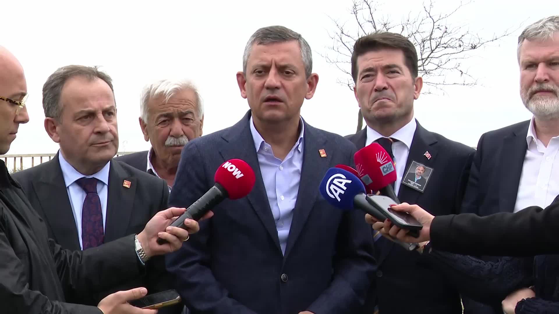 Özgür Özel: "Fişlemelerin hepsini, sarayın bahçesinde gençlerle birlikte yakacağız"