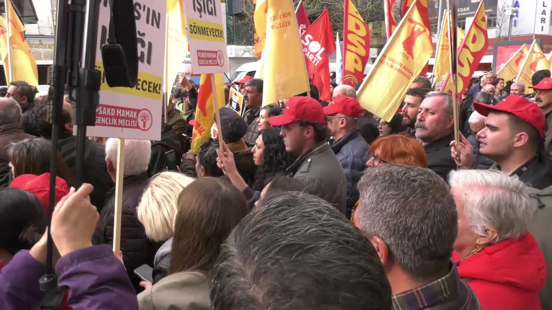 Pir Sultan Abdal Derneği Genel Başkanı Cuma Erçe: "Hizbullahçılar serbest bırakılıyor ama Alevilere barikat kuruyorlar"
