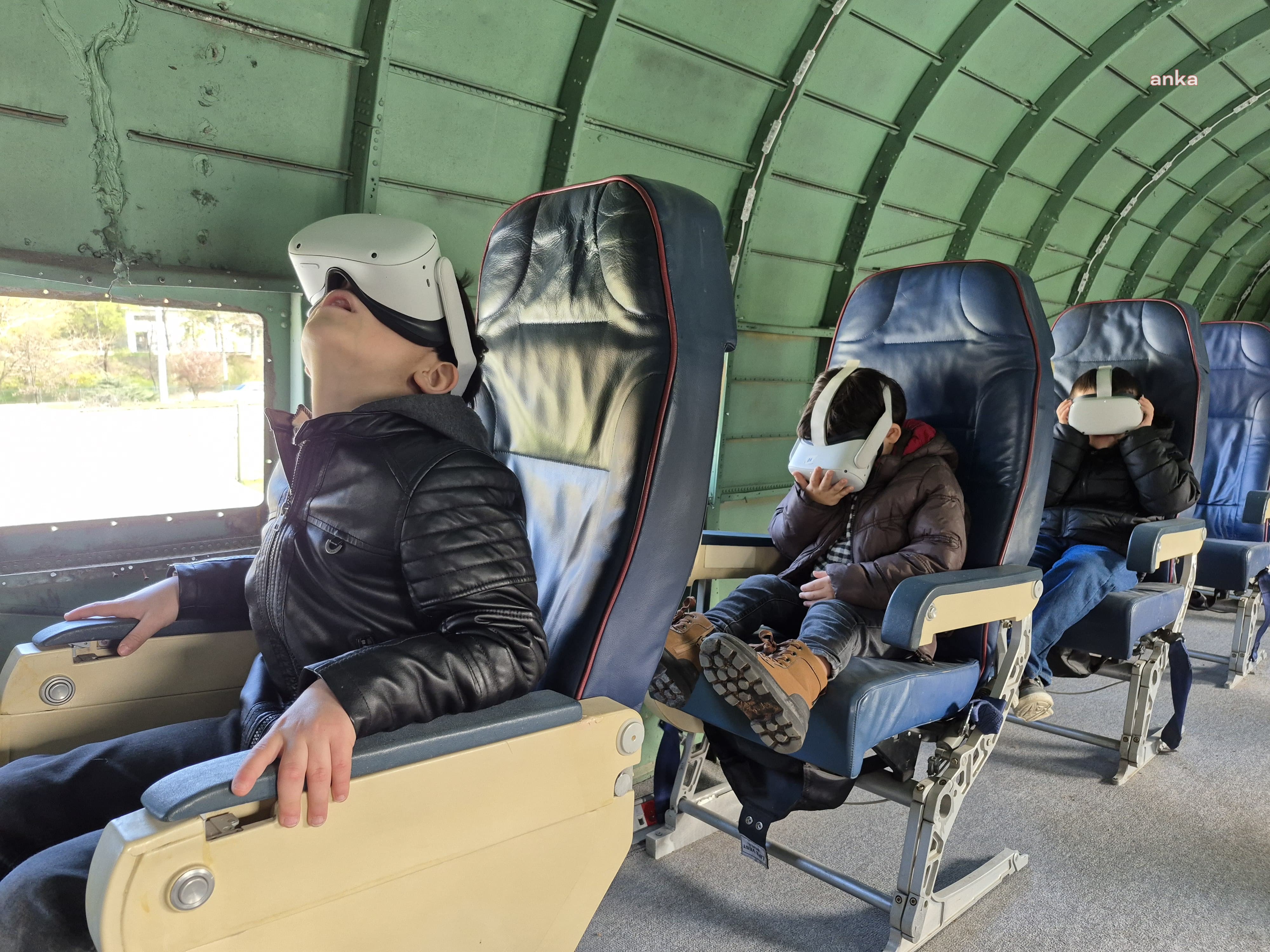 Tepebaşı Belediyesi Vecihi Hürkuş Havacılık ve Teknoloji Parkı’nda üç günde 218 çocuk sanal tura katıldı