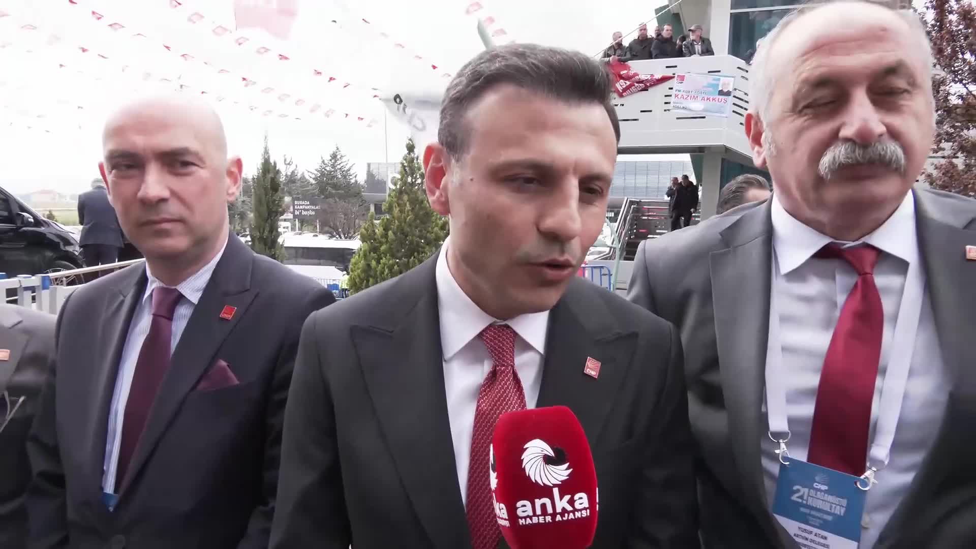 CHP'nin 21'inci Olağanüstü Kurultayı... Özgür Çelik: "Buradan Türkiye'yi Ortaçağ karanlığına sürüklemek isteyenlere karşı net bir cevabı vereceğiz"