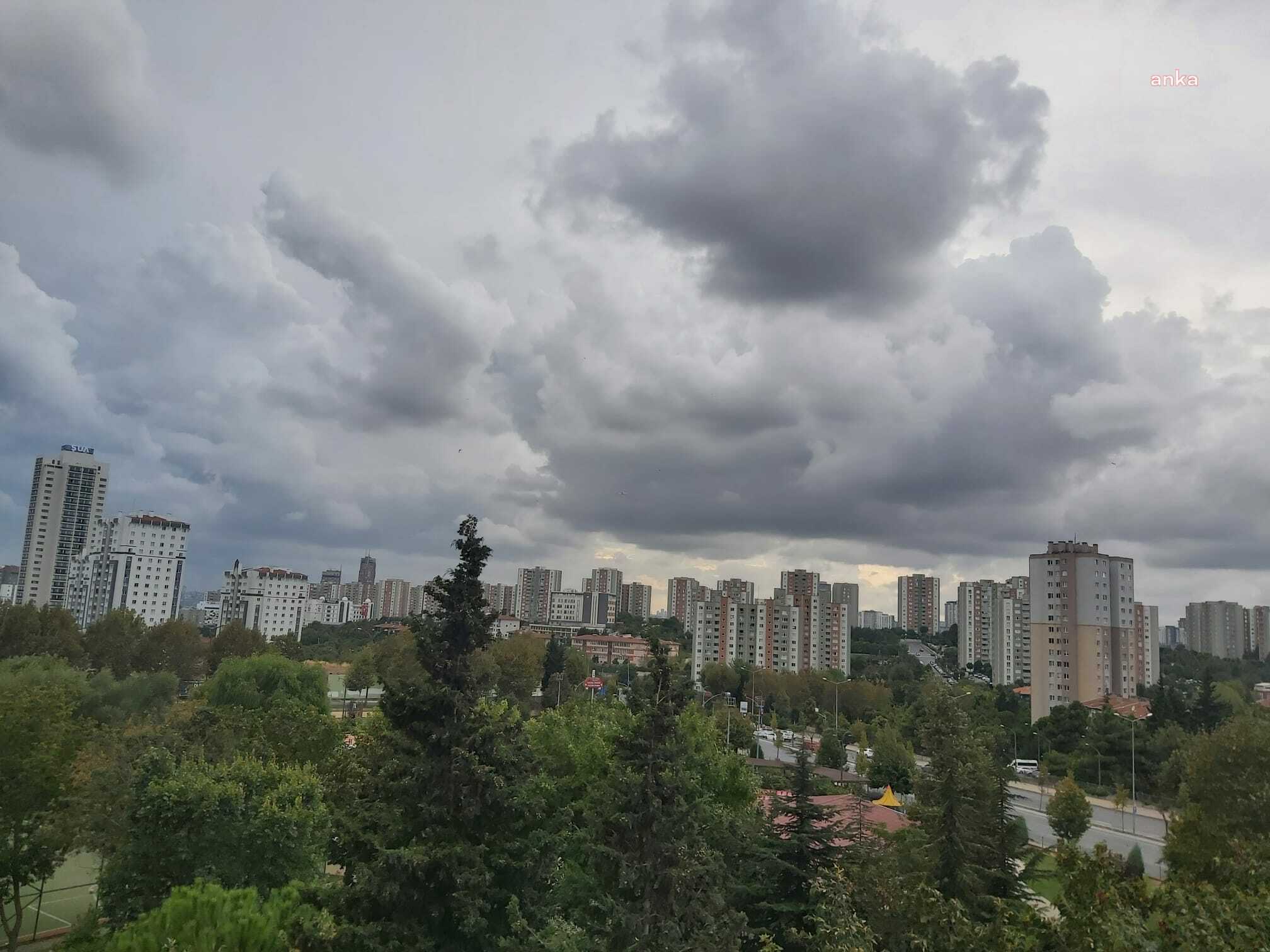 AKOM'dan uyarı: Soğuk ve yağışlı hava İstanbul'da etkili olacak
