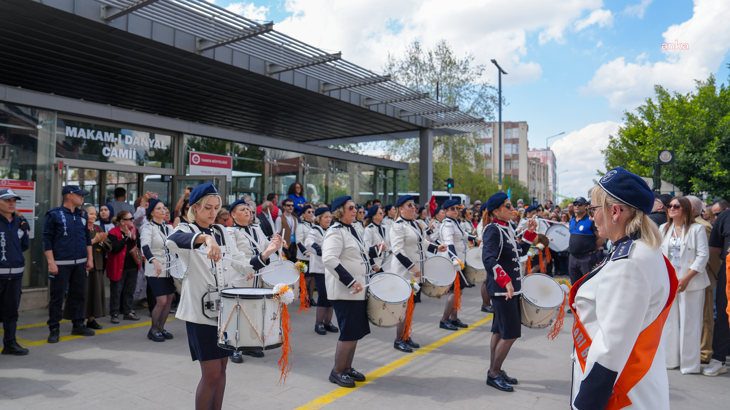 Cumhuriyet Kadınları Bando Takımı, Tarsus sokaklarını renklendirdi
