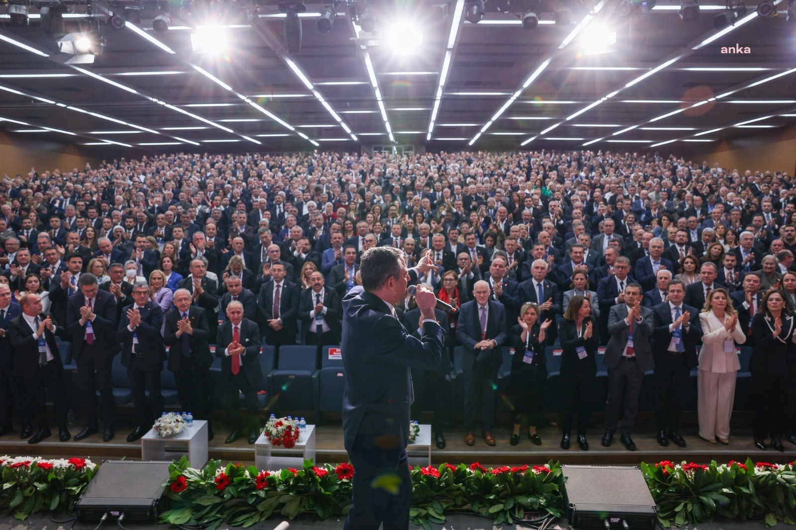 CHP'nin 21'inci Olağanüstü Kurultayı... CHP Parti Meclisi'ne 11 yeni üye girdi. Yeni MYK'nın cumartesi günü açıklanması bekleniyor