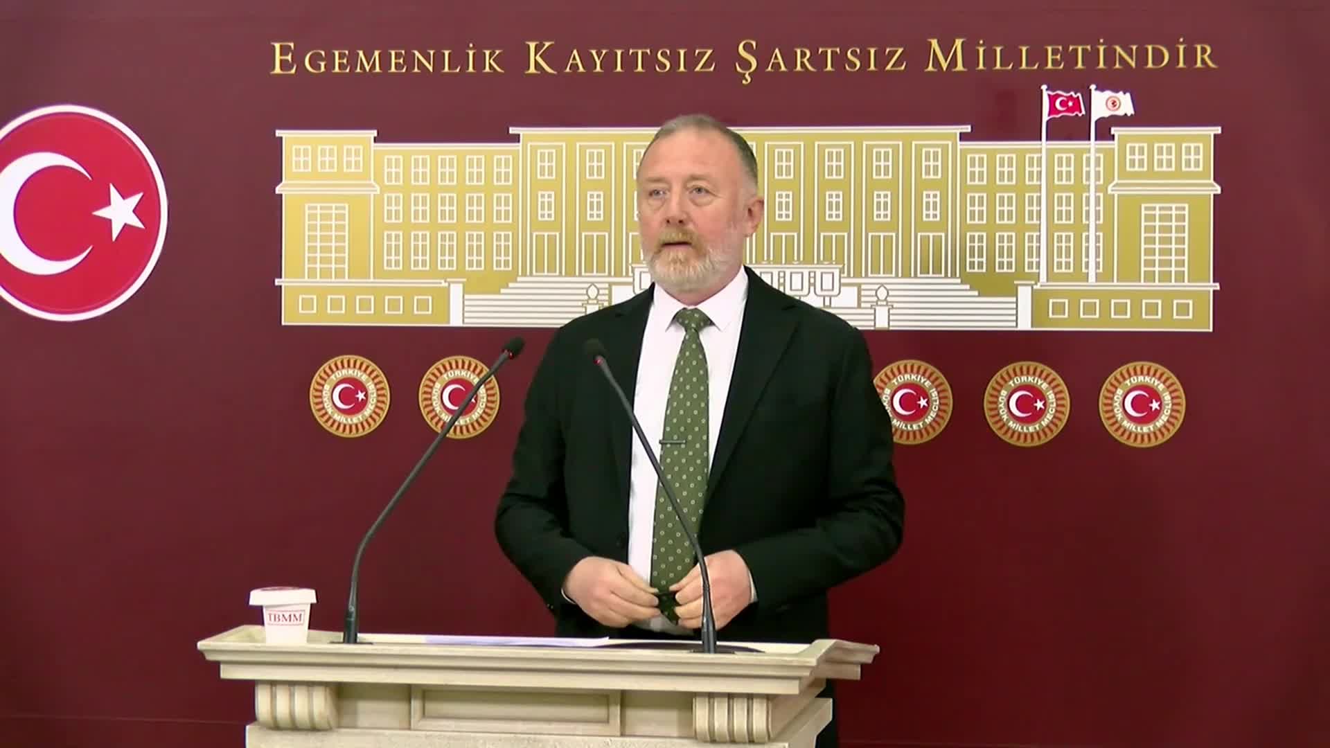 DEM Parti Grup Başkanvekili Temelli: "Silah bırakma meselesinin aslında oyalamanın bir mottosu olduğuna herkes tanıklık ediyor. İpe un sermeye son verin"