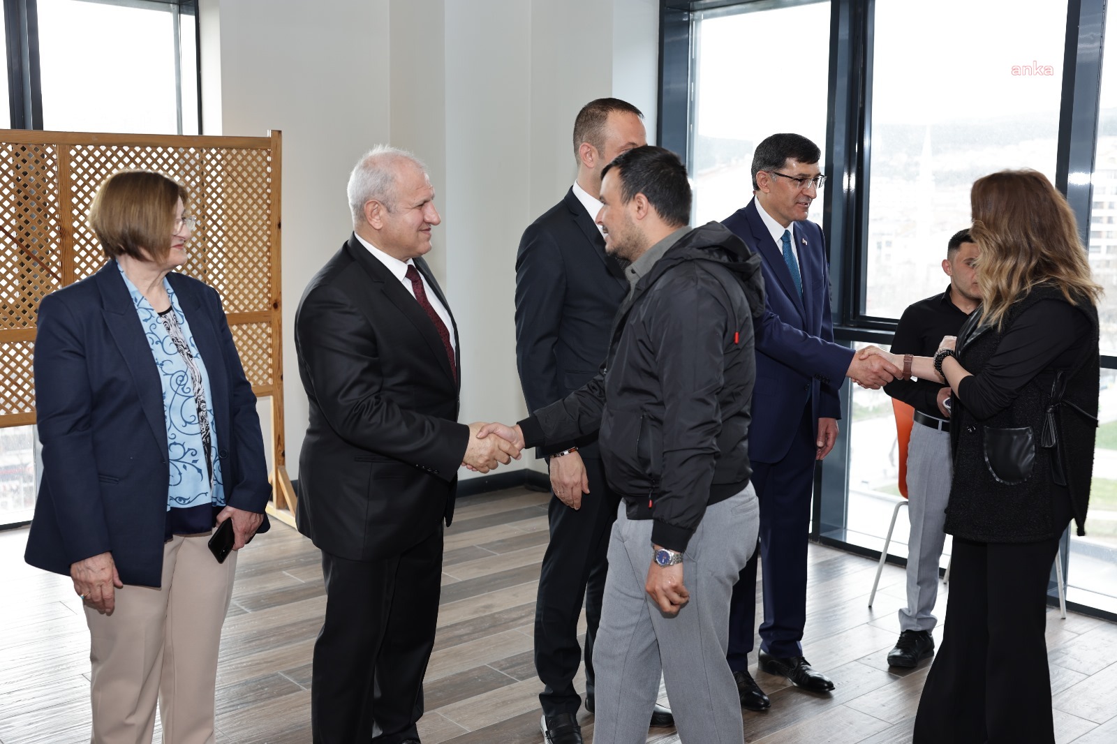Kütahya Belediye Başkanı Kahveci, belediye çalışanlarıyla bayramlaştı