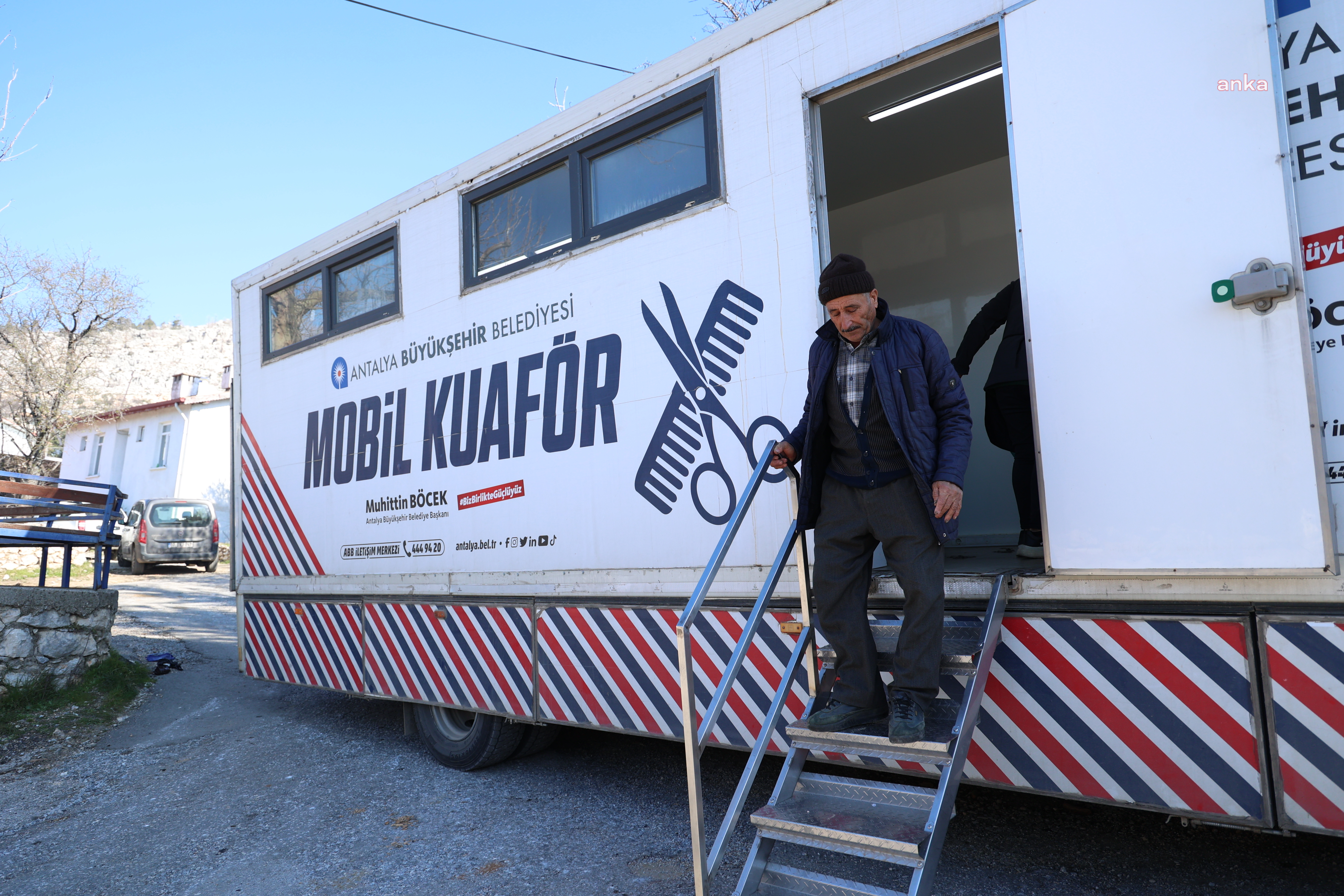 Antalya Büyükşehir Belediyesi'nin Mobil Kuaför TIR'ı, 6 yılda 47 bin vatandaşa hizmet verdi
