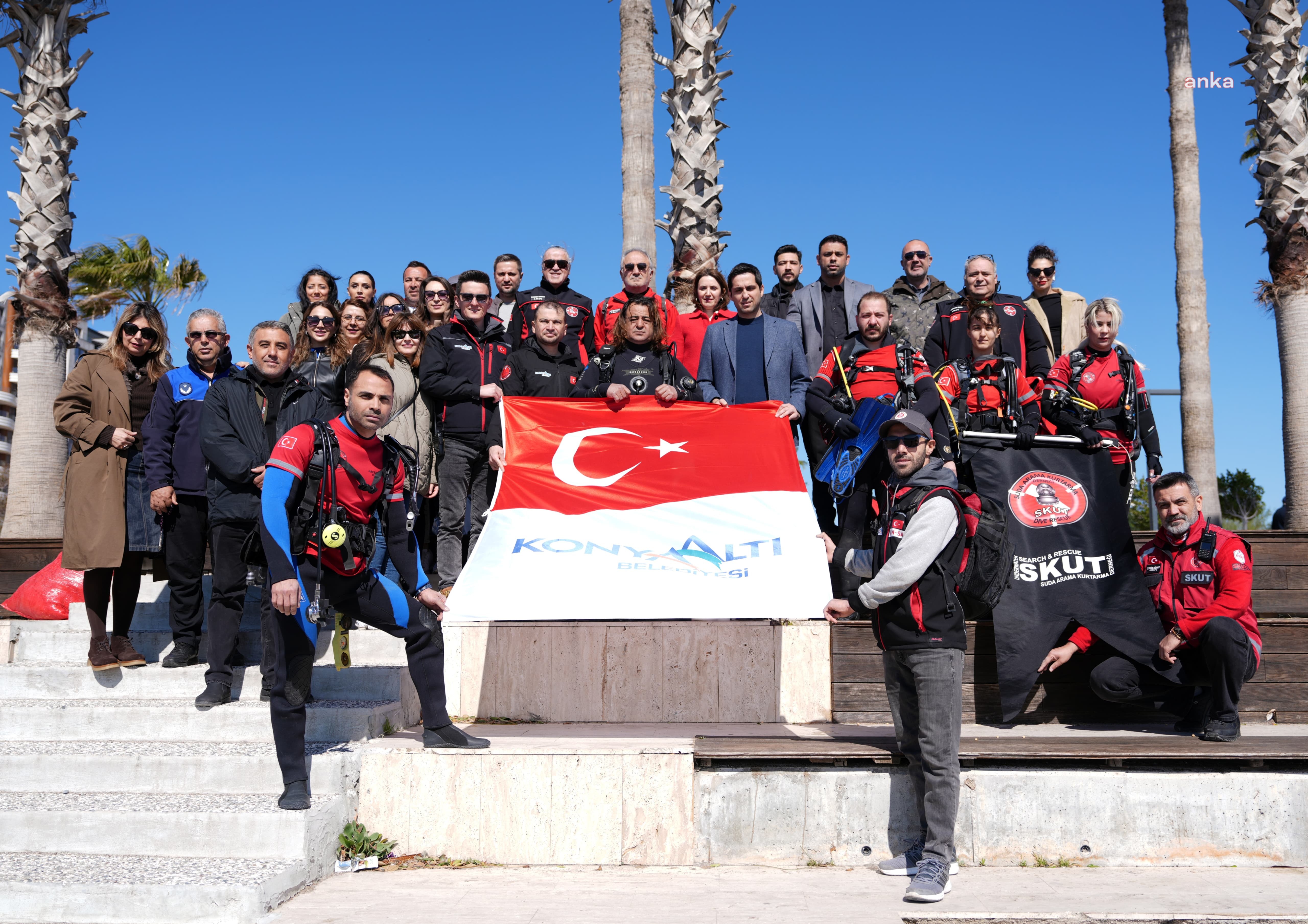 Konyaaltı Sahili’nde temizlik etkinliği düzenlendi