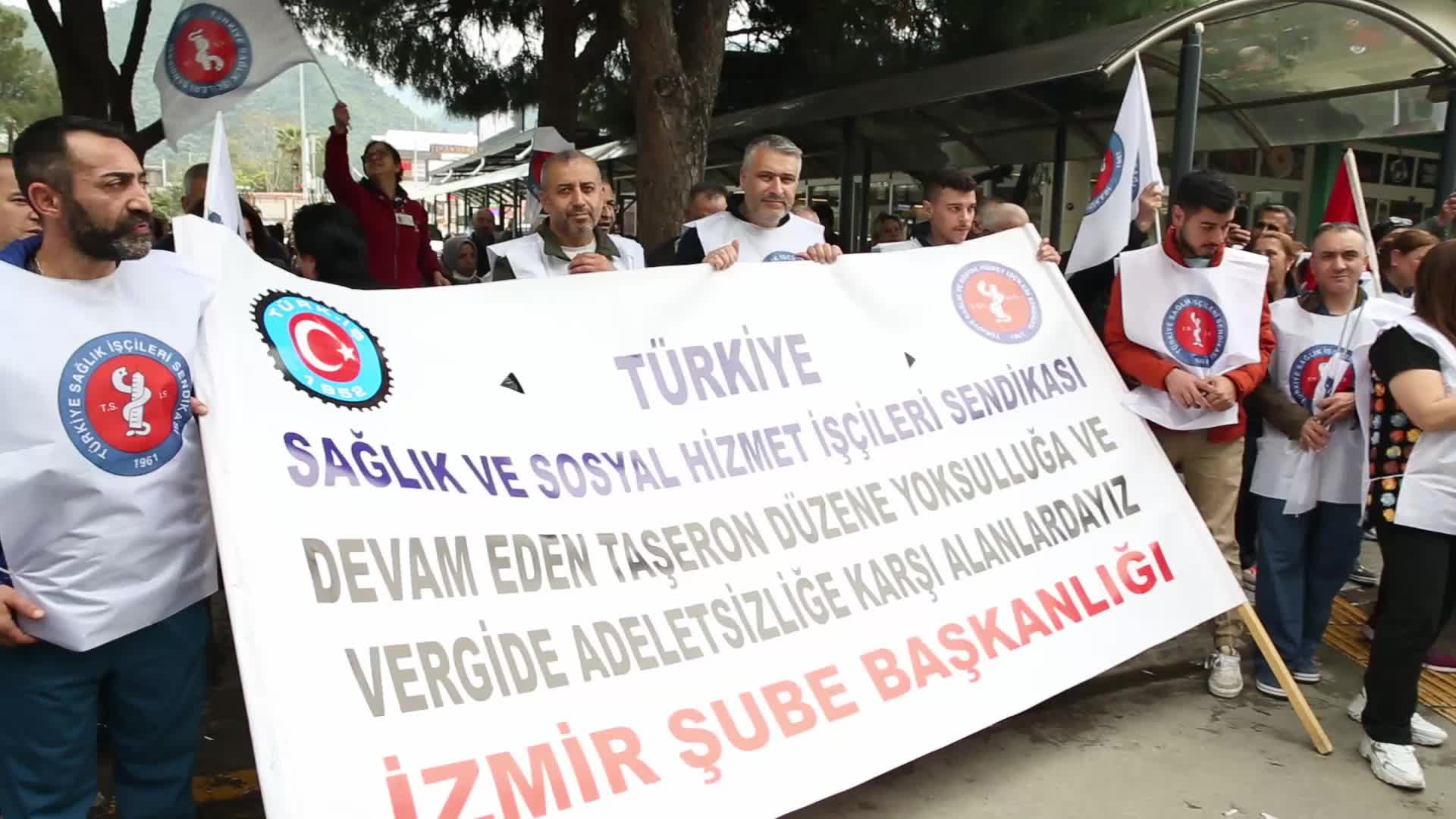 DEÜ Hastanesindeki TİS görüşmelerinde anlaşma sağlanamadı... Sağlık emekçileri bir saat iş bıraktı