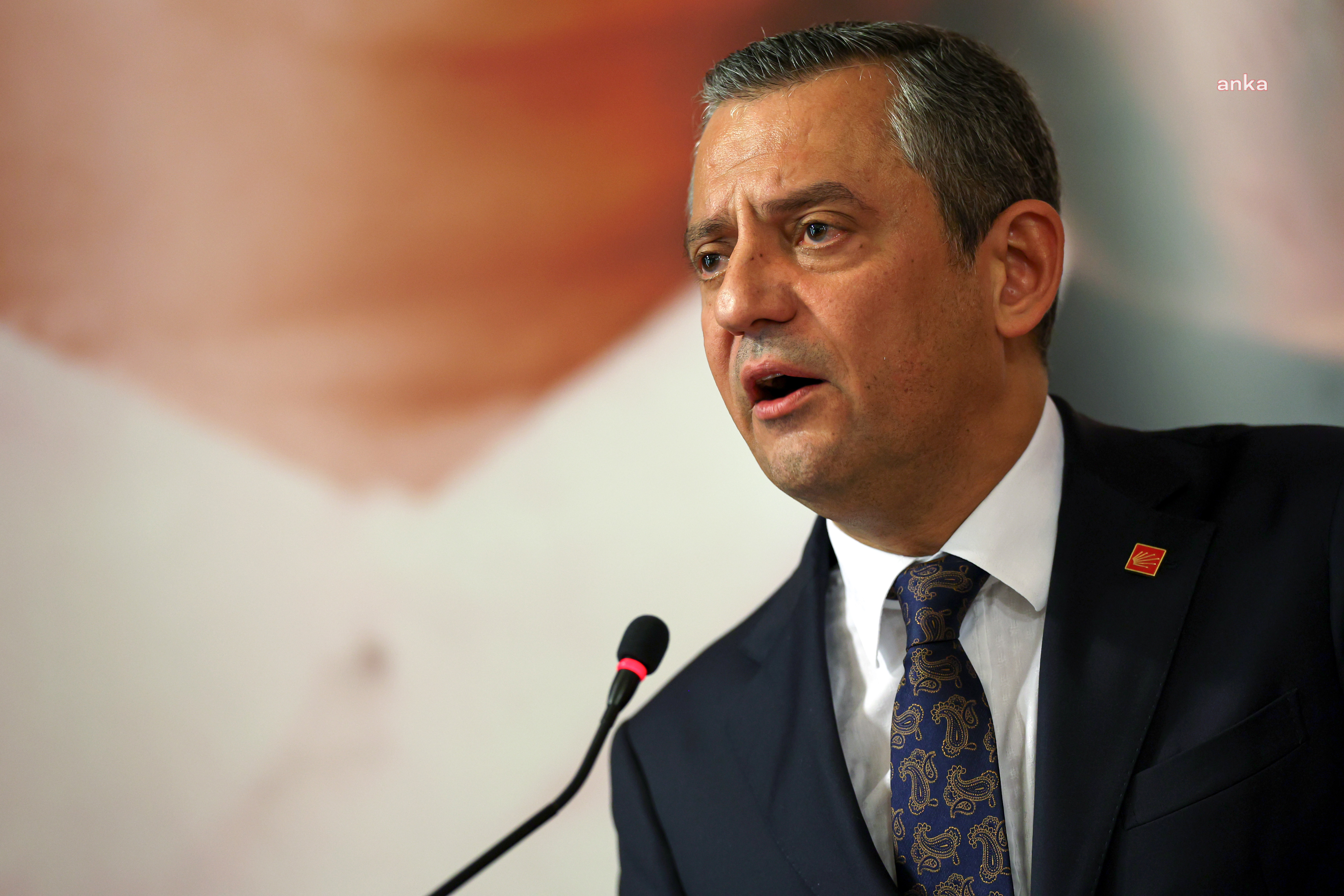 Özgür Özel: “Biz şoku dakikalar içinde atlattık. Erdoğan daha Saraçhane şokunu atlatamadı”