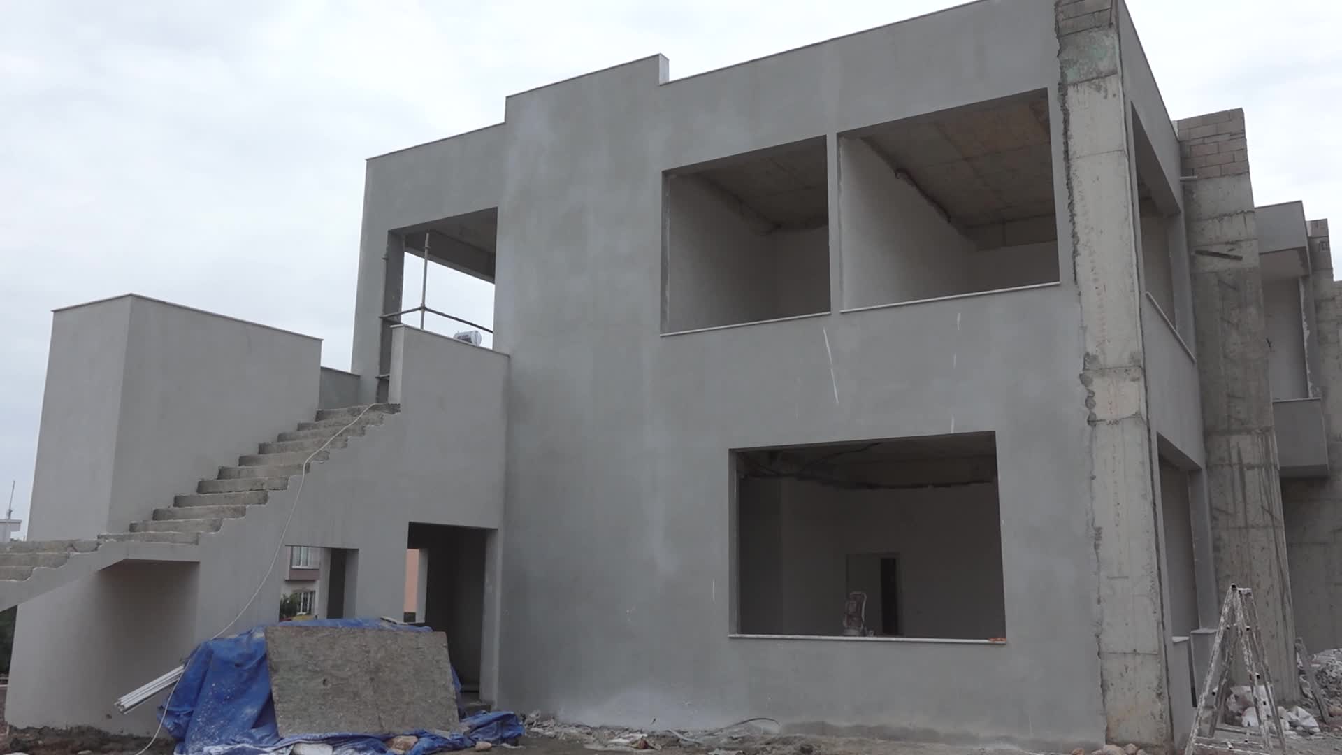 Yenişehir Belediye Başkanı Özyiğit, yapımı devam eden projeleri yerinde inceledi