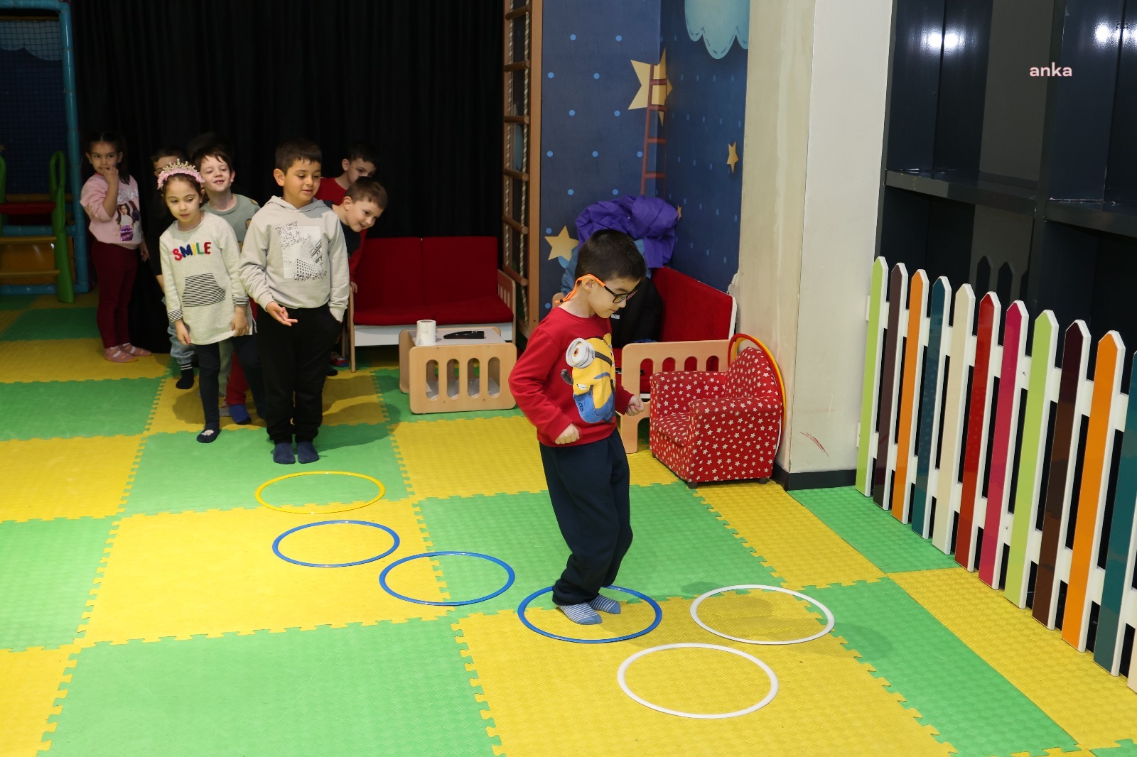 Kütahya Belediyesi'nden çocuk bakımevinde eğitim alan miniklere özel sportif etkinlik