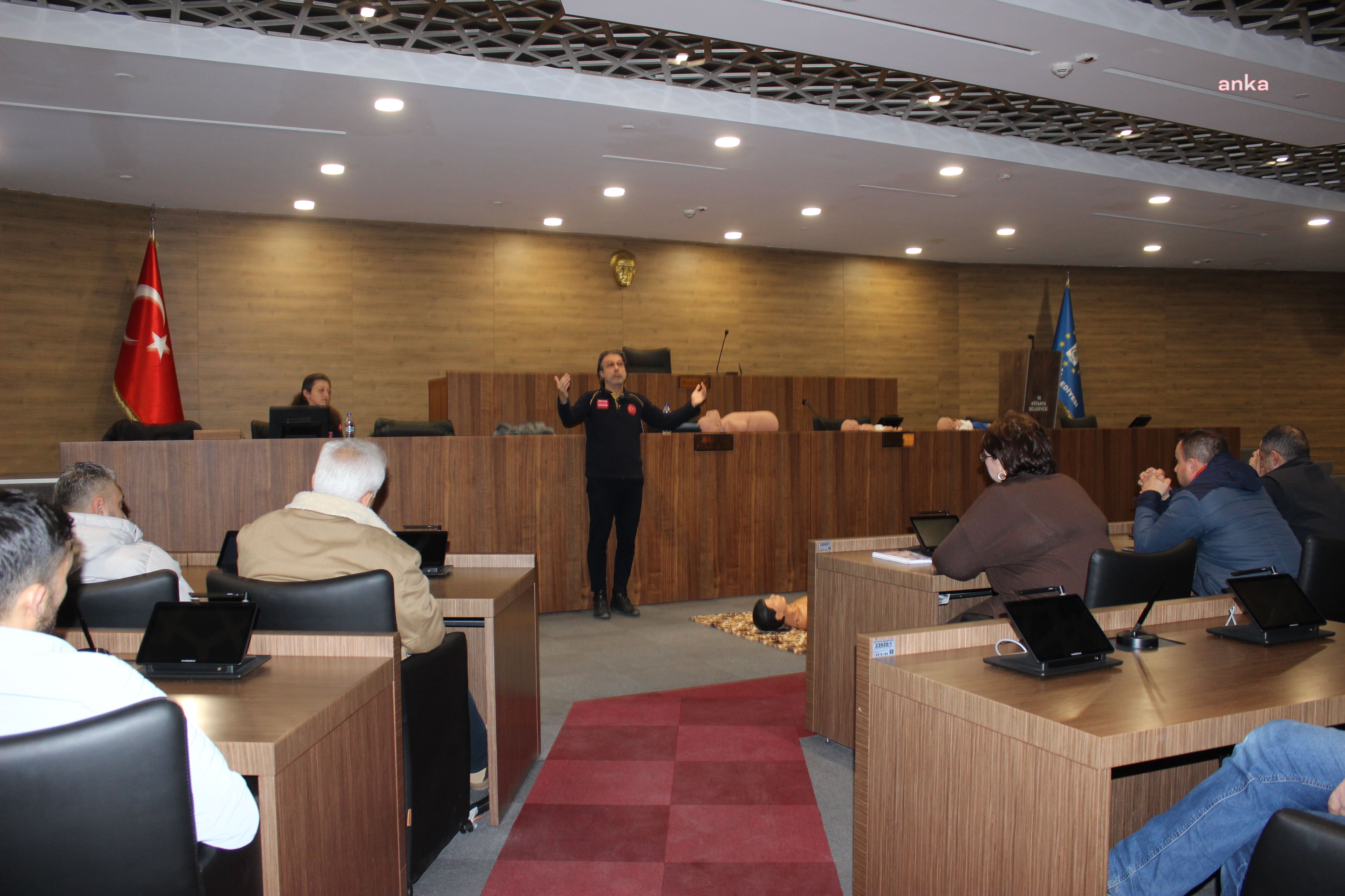 Kütahya Belediyesi'nden personele ilk yardım eğitimi