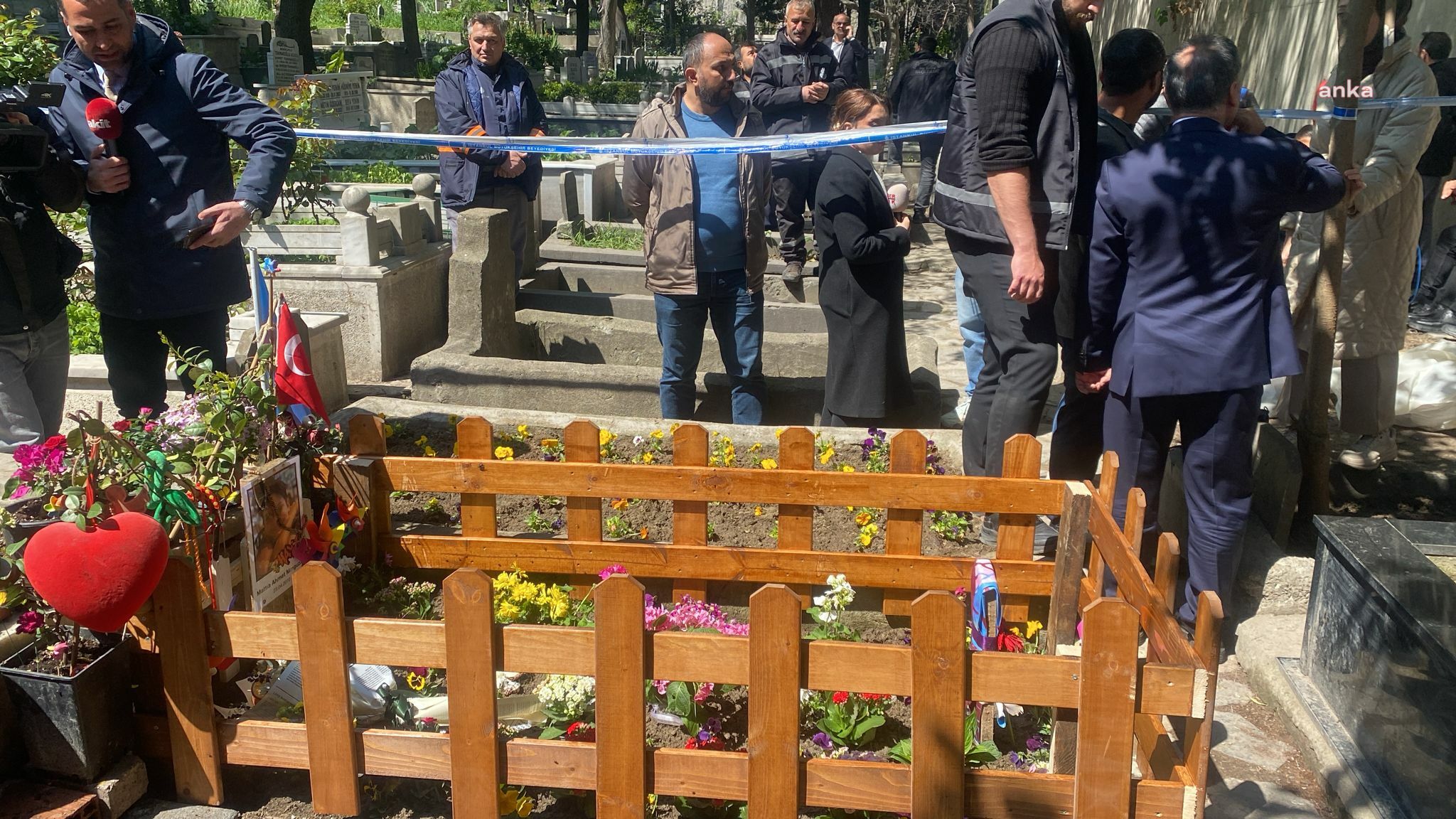 İBB, Mattia Ahmet Minguzzi’nin tahrip edilen mezarında bakım çalışması yaptı, suç duyurusunda bulundu